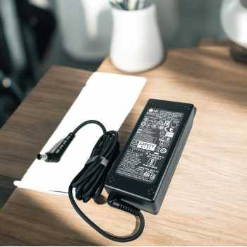 Gambar produk LG Adaptor DC Power Supply 19V 2.1A for LED LCD Monitor 19V 2.1A 40W - ADS-40SI-19-3