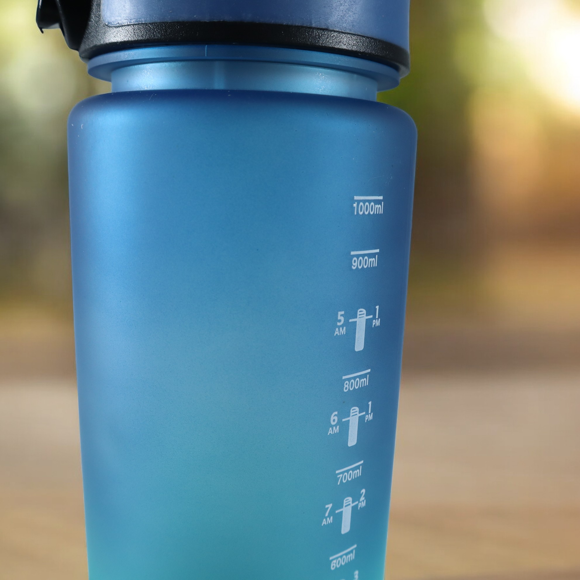 SPIRIT Botol Minum Sport Water Frosted Bottle with Lanyard 1L - 8691 Gambar produk SPIRIT Botol Minum Sport Water Frosted Bottle with Lanyard 1L - 8691