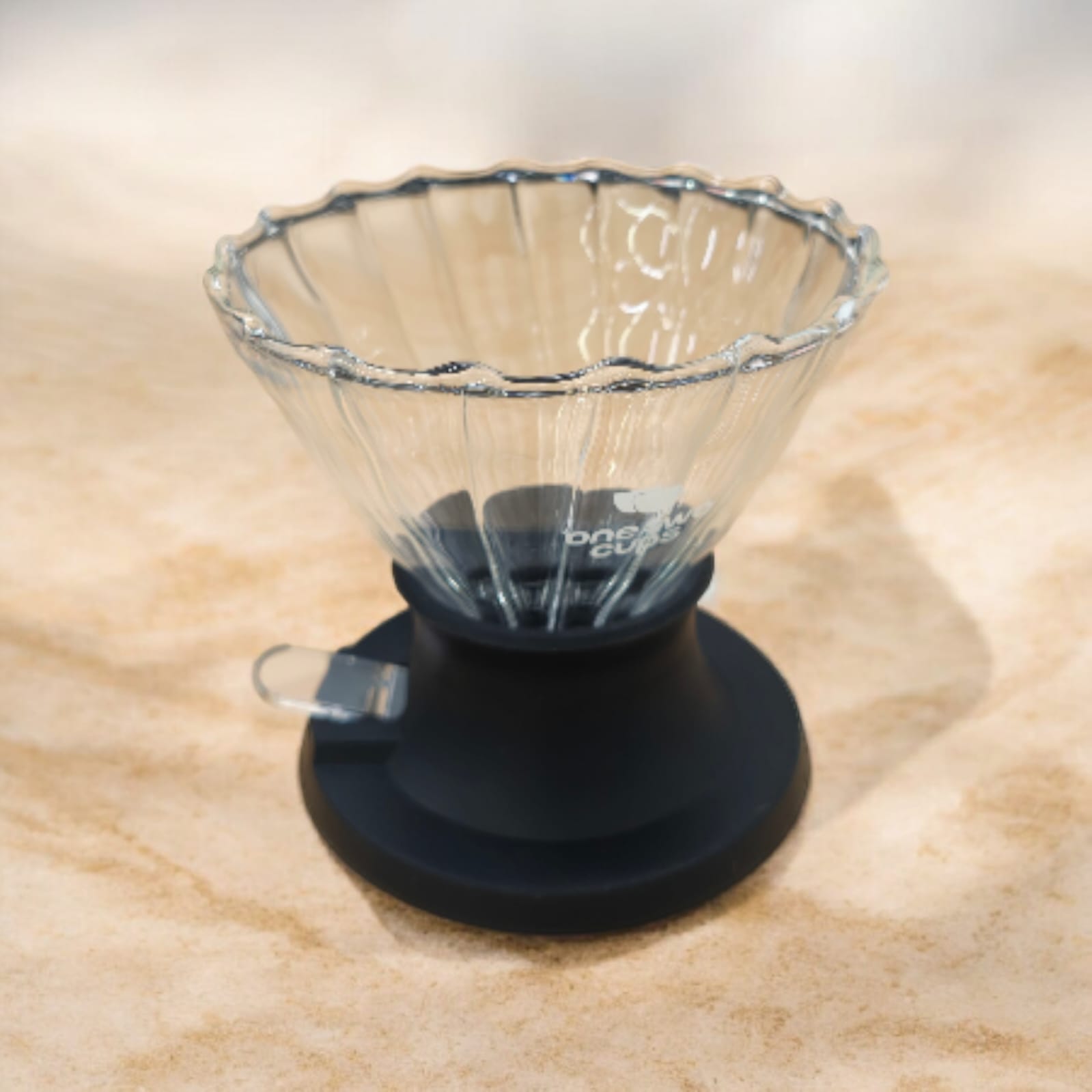 One Two Cups V60 Coffee Dripper Alat Seduh Kopi Manual Kaca 1-2 Cup Lurus - INU161 Gambar produk One Two Cups V60 Coffee Dripper Alat Seduh Kopi Manual Kaca 1-2 Cup Lurus - INU161