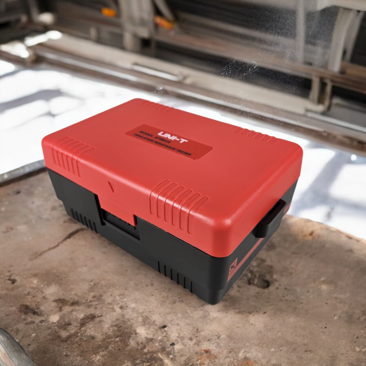 UNI-T Digital Insulation Resistance Voltage Tester 100-1000 V - UT501A Gambar produk UNI-T Digital Insulation Resistance Voltage Tester 100-1000 V - UT501A