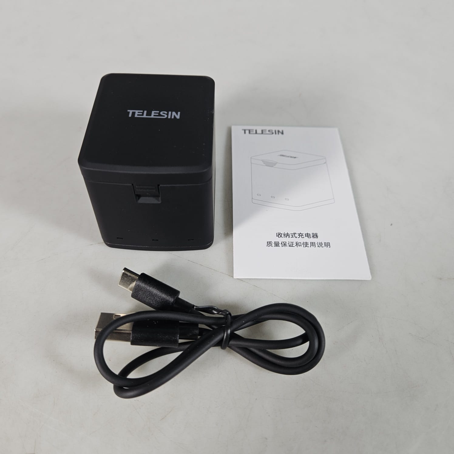 TELESIN Charger Baterai 3 Slot for GoPro Hero 5/6/7/8 - GP-BCG-502 Gambar produk TELESIN Charger Baterai 3 Slot for GoPro Hero 5/6/7/8 - GP-BCG-502