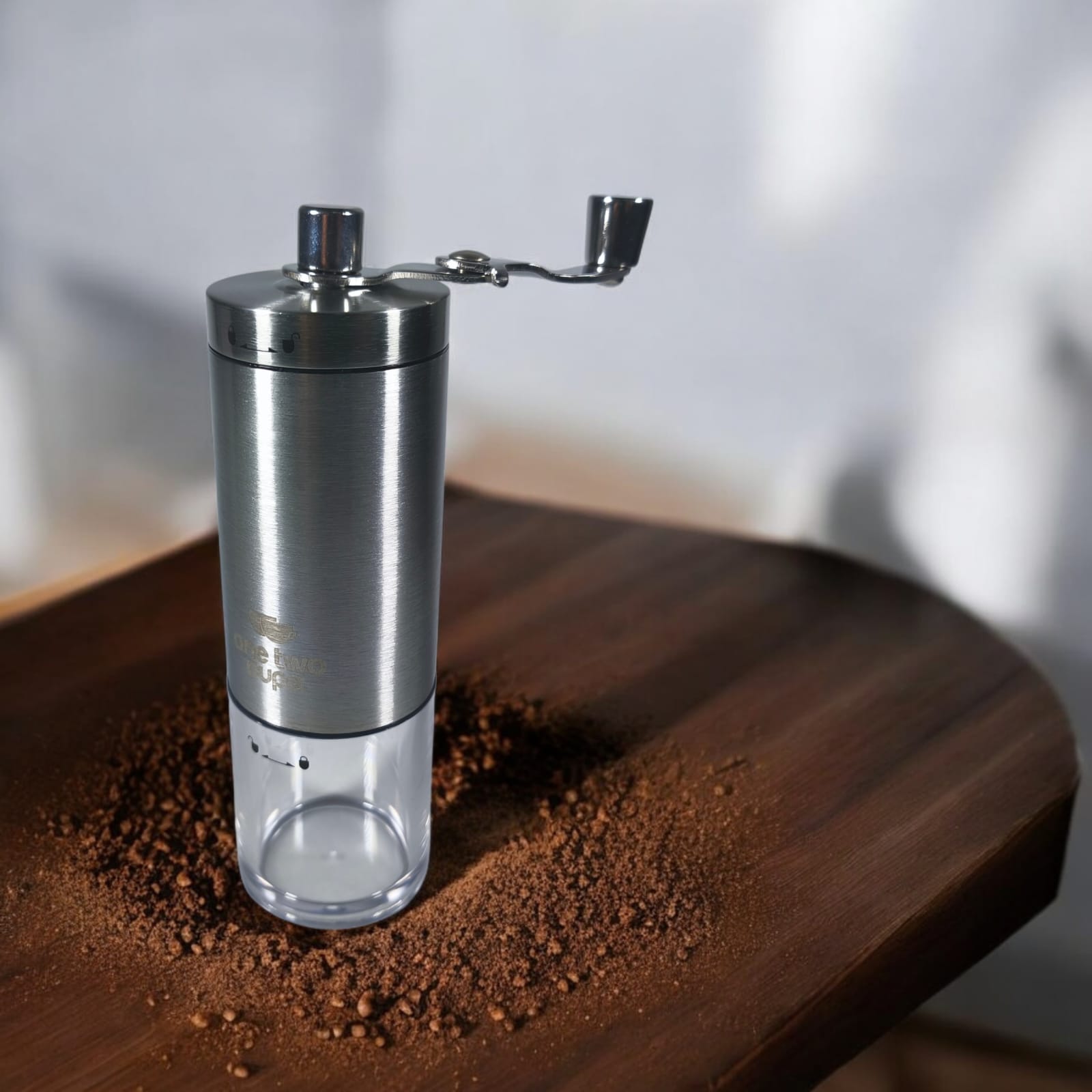 One Two Cups Alat Penggiling Kopi Manual Coffee Grinder Adjustable - 5014 Gambar produk One Two Cups Alat Penggiling Kopi Manual Coffee Grinder Adjustable - 5014