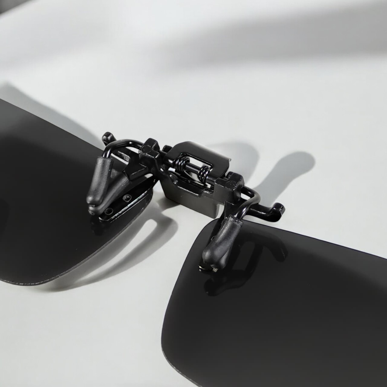 Lensa Jepit Kacamata Day Vision for Night Driving Polarized Gambar produk Lensa Jepit Kacamata Day Vision for Night Driving Polarized