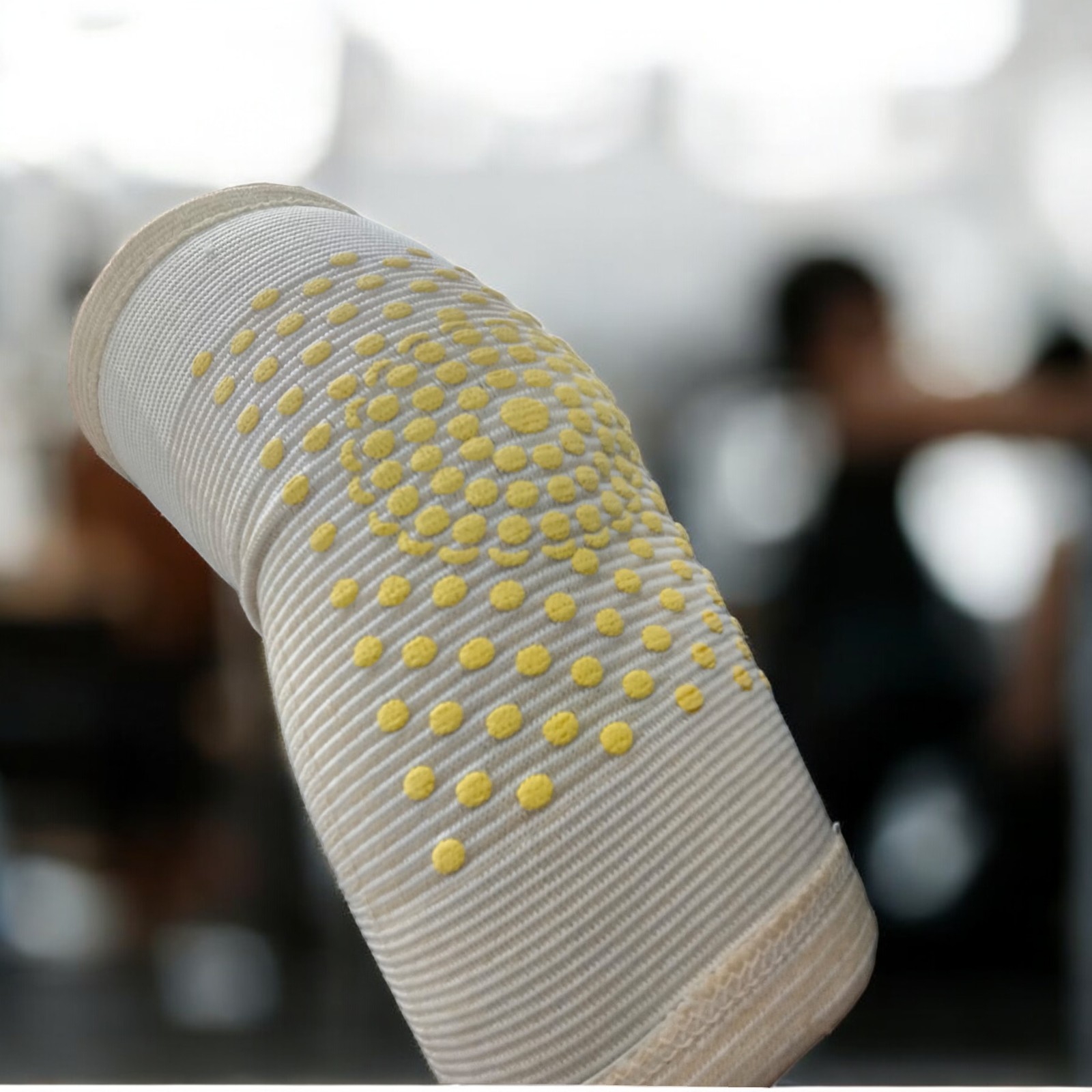 PLS Pelindung Lutut Sport High Elastic Knee Pads Self Heating Gambar produk PLS Pelindung Lutut Sport High Elastic Knee Pads Self Heating