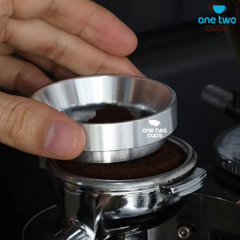 One Two Cups Dosing Ring Portafilter Espresso Aluminium Magnetic 51mm - AR5 Gambar produk One Two Cups Dosing Ring Portafilter Espresso Aluminium Magnetic 51mm - AR5