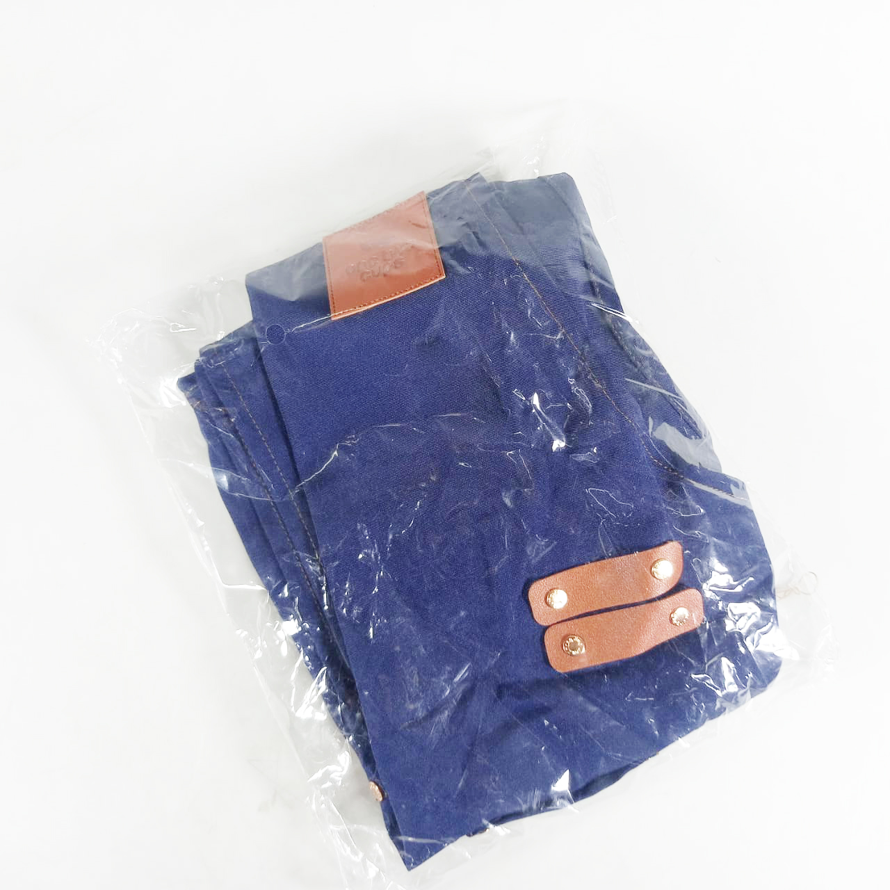 One Two Cups Celemek Masak Apron Anti Air dengan Kantong - SP01 Gambar produk One Two Cups Celemek Masak Apron Anti Air dengan Kantong - SP01