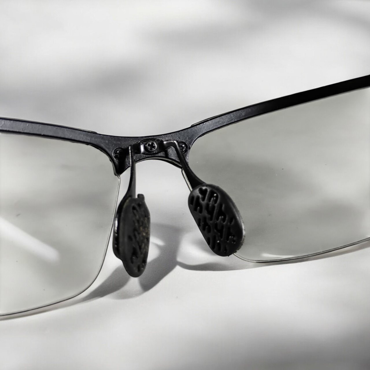 GIAUSA Kacamata Photochromic Polarized Sunglasses UV400 - G3043 Gambar produk GIAUSA Kacamata Photochromic Polarized Sunglasses UV400 - G3043