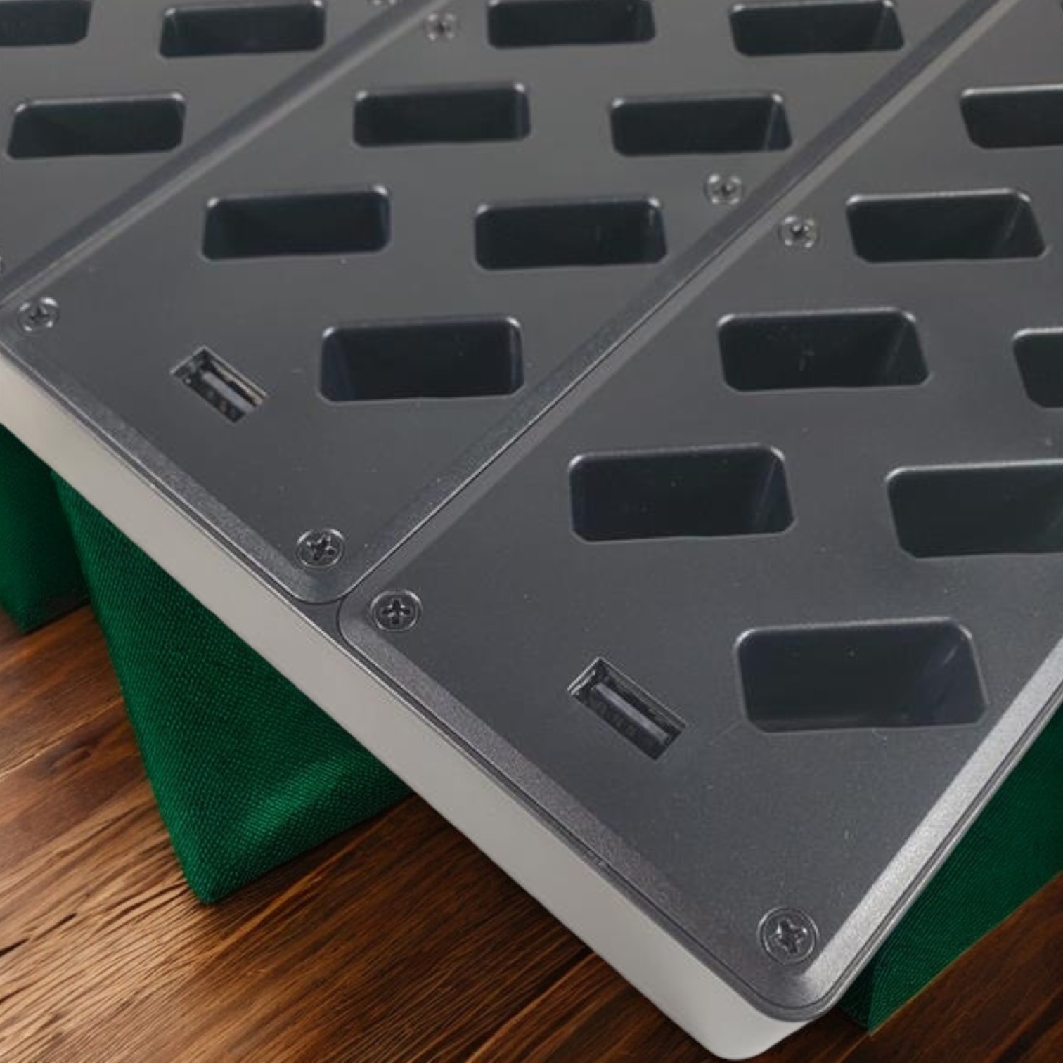 Keyinda Charging Base Receiver Wireless Audio Tour Guide 30 Slot - KY-30 Gambar produk Keyinda Charging Base Receiver Wireless Audio Tour Guide 30 Slot - KY-30