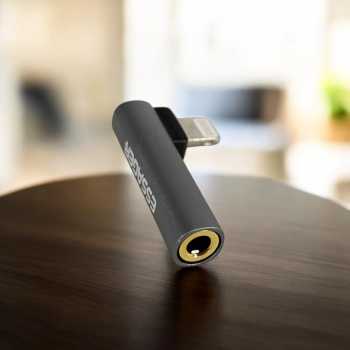 Gambar produk ESSAGER Earphone Adapter iPhone Lightning to 3.5mm L-Shape DAC - EOTGL-ZY0G-P
