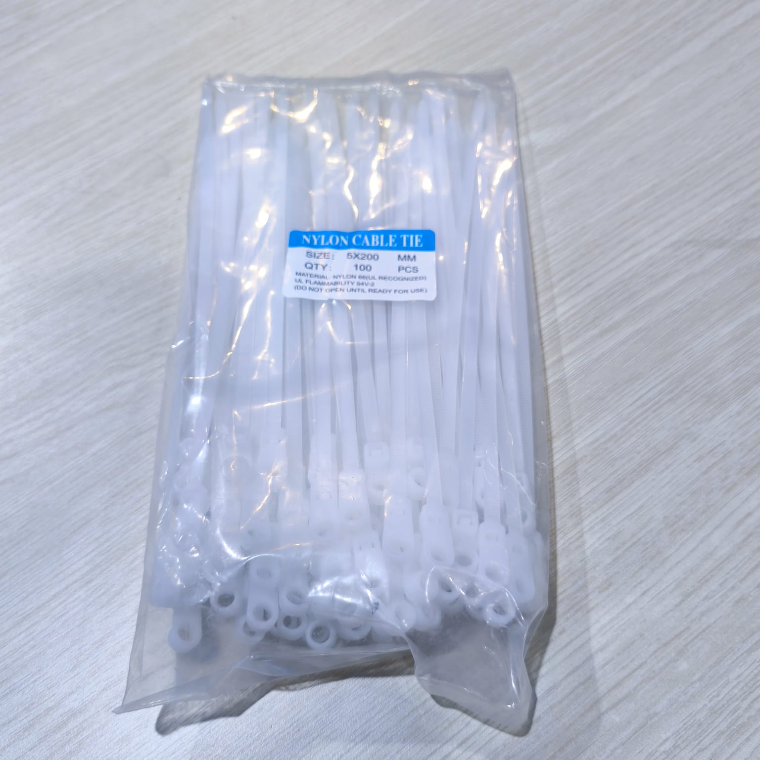 ALLIFE Kabel Ties Zip Screw Nail Hole Cable Nylon 5mm 100 PCS 5x200mm - Z120 Gambar produk ALLIFE Kabel Ties Zip Screw Nail Hole Cable Nylon 5mm 100 PCS 5x200mm - Z120