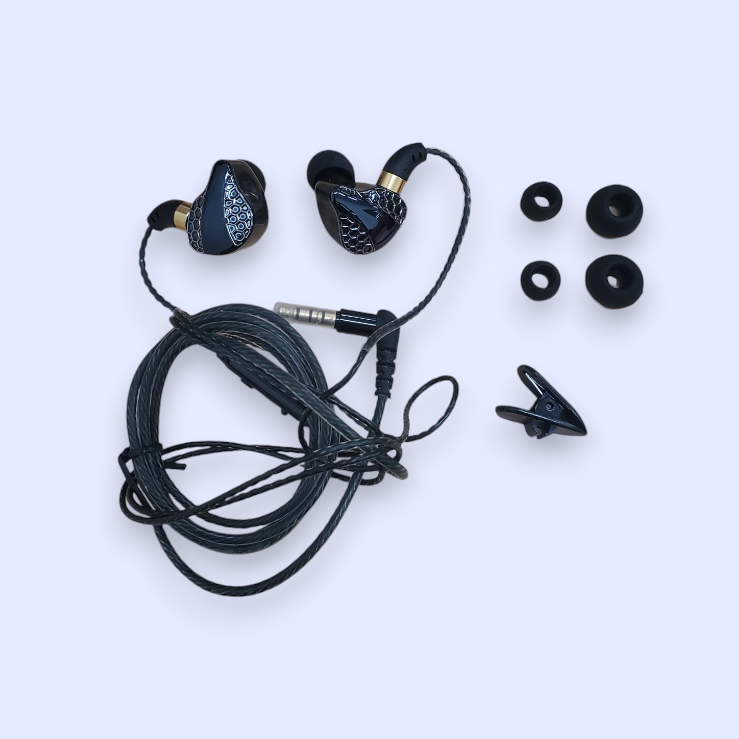 WKZ Earphone In-Ear Subwoofer Gaming Computer Sports with Microphone - S18 Gambar produk WKZ Earphone In-Ear Subwoofer Gaming Computer Sports with Microphone - S18