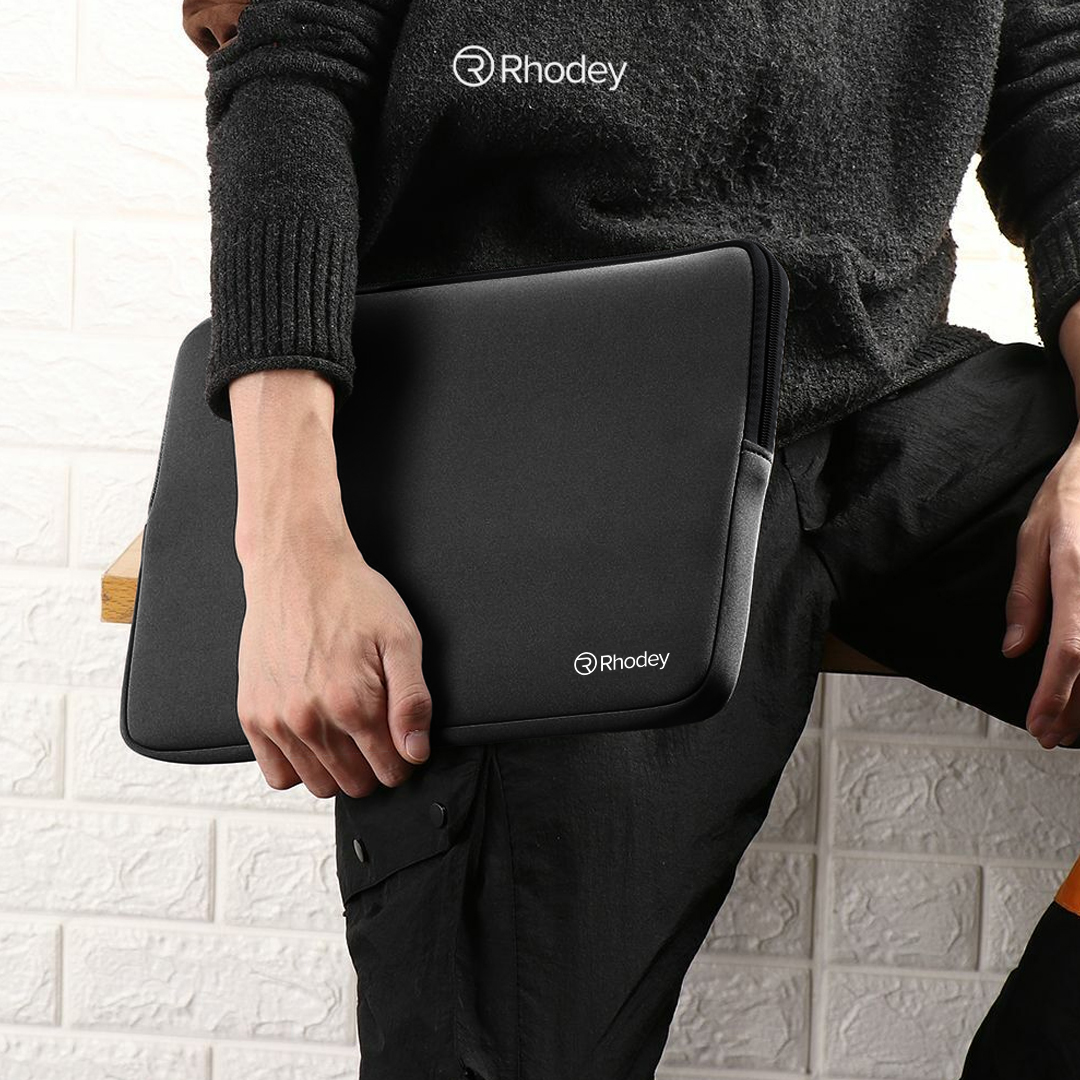 Rhodey Sleeve Case for MacBook Pro Touch Bar Neoprene with Pouch 15.6 Inch - YG6005 Gambar produk Rhodey Sleeve Case for MacBook Pro Touch Bar Neoprene with Pouch 15.6 Inch - YG6005