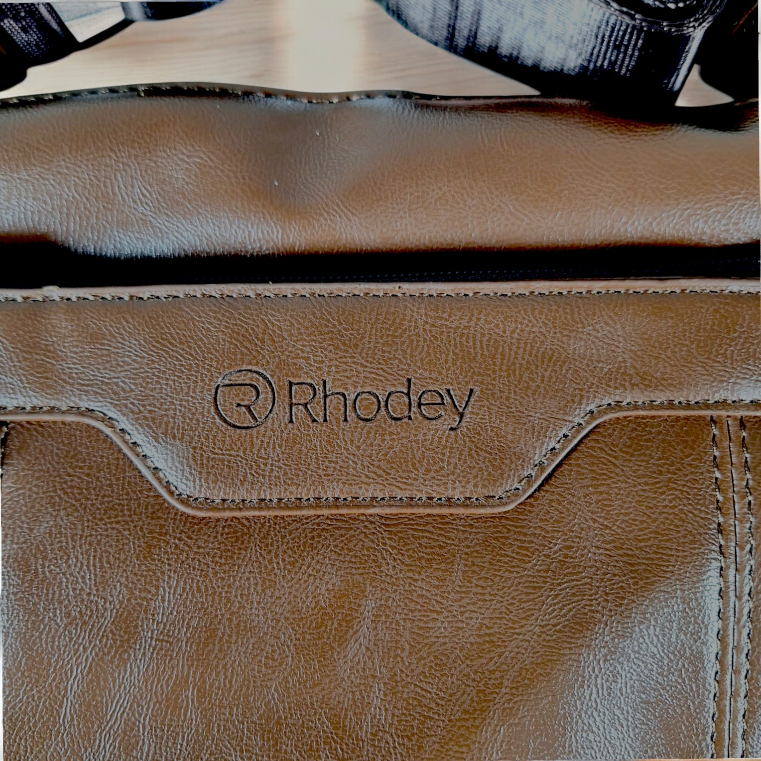 Rhodey Tas Selempang Pria Messenger Business Briefcase Bag PU Leather - 15037 Gambar produk Rhodey Tas Selempang Pria Messenger Business Briefcase Bag PU Leather - 15037