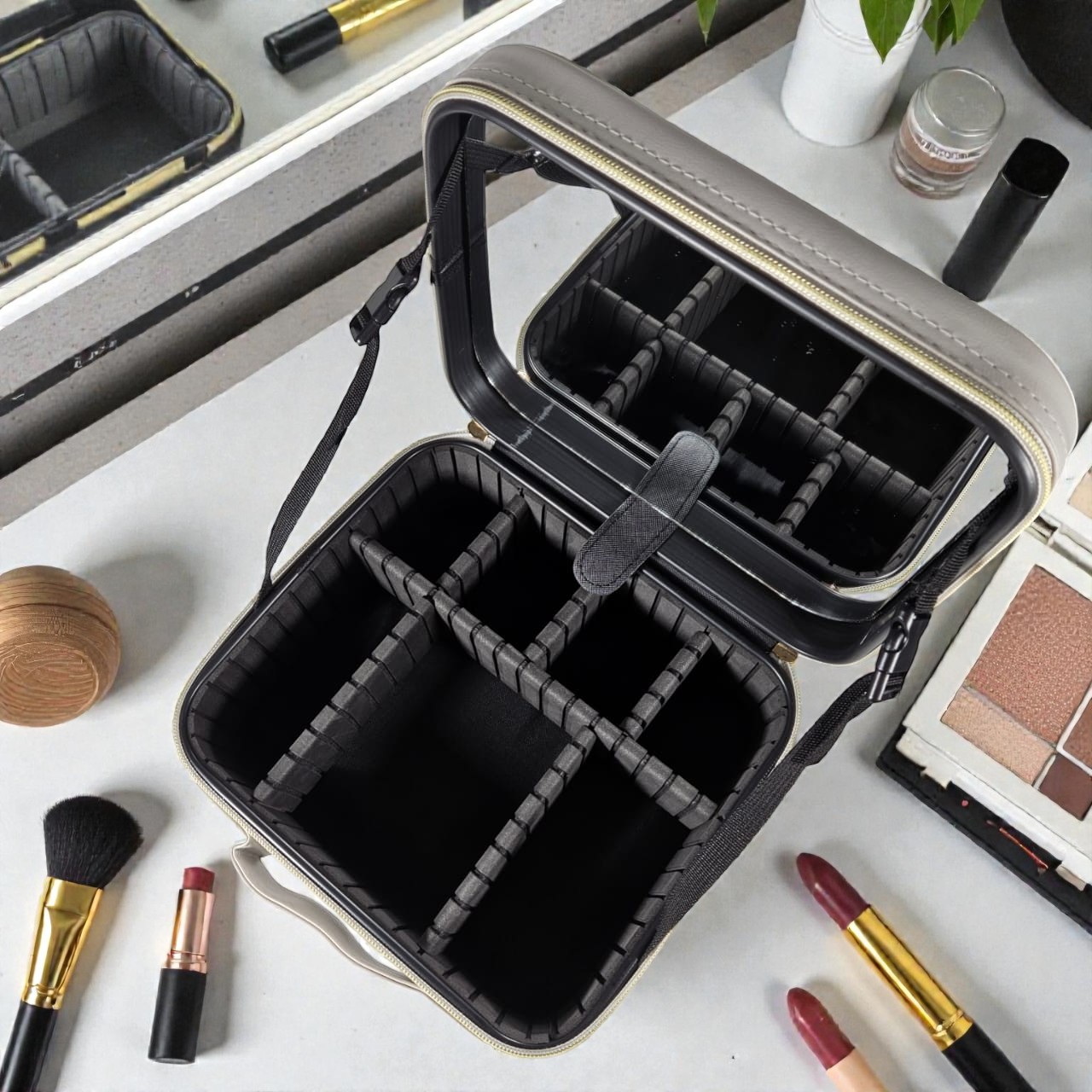 SNU Tas Organizer Make Up Kosmetik Multifungsi with Mirror 26x23x12cm Checkered - F300 Gambar produk SNU Tas Organizer Make Up Kosmetik Multifungsi with Mirror 26x23x12cm Checkered - F300