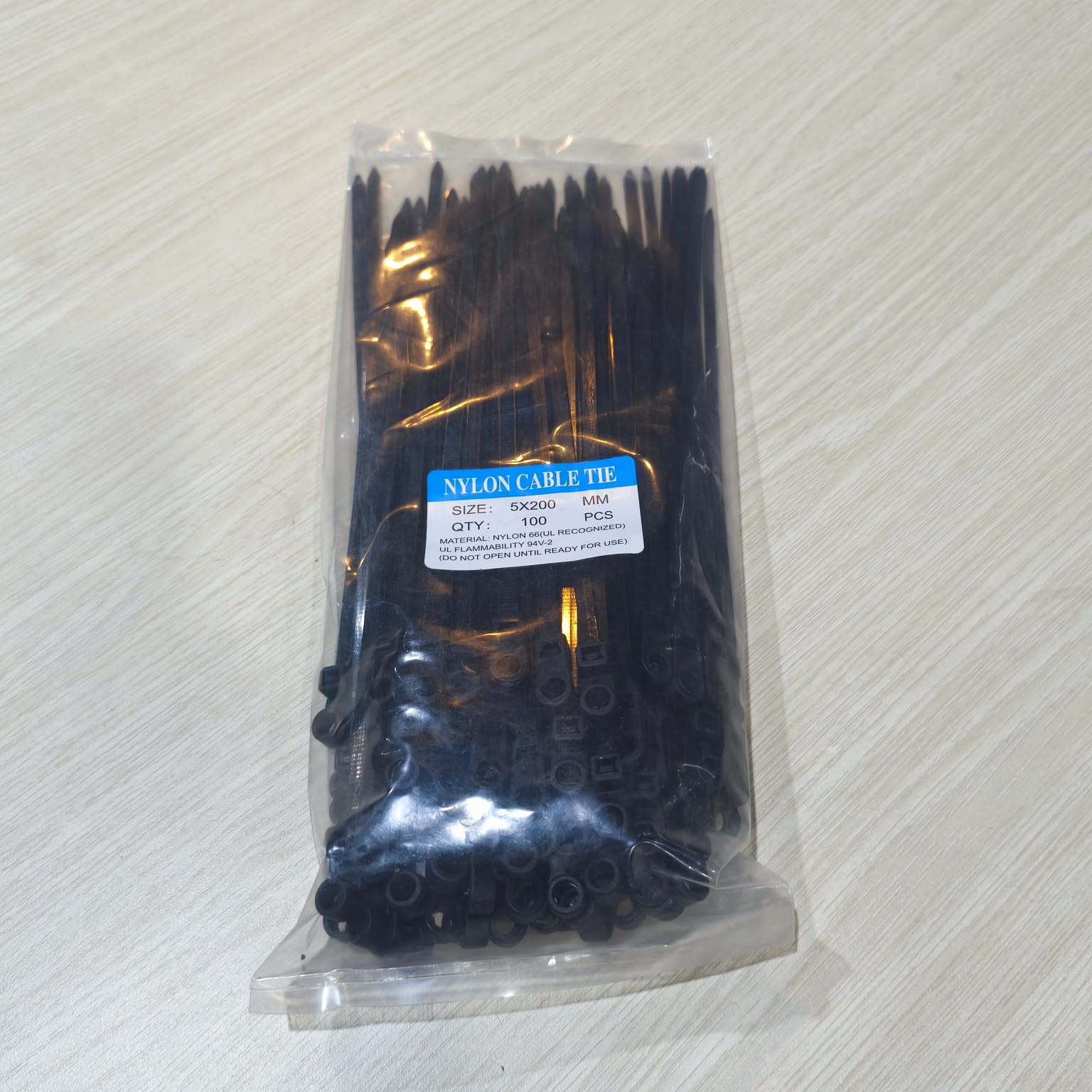 ALLIFE Kabel Ties Zip Screw Nail Hole Cable Nylon 5mm 100 PCS 5x200mm - Z120 Gambar produk ALLIFE Kabel Ties Zip Screw Nail Hole Cable Nylon 5mm 100 PCS 5x200mm - Z120