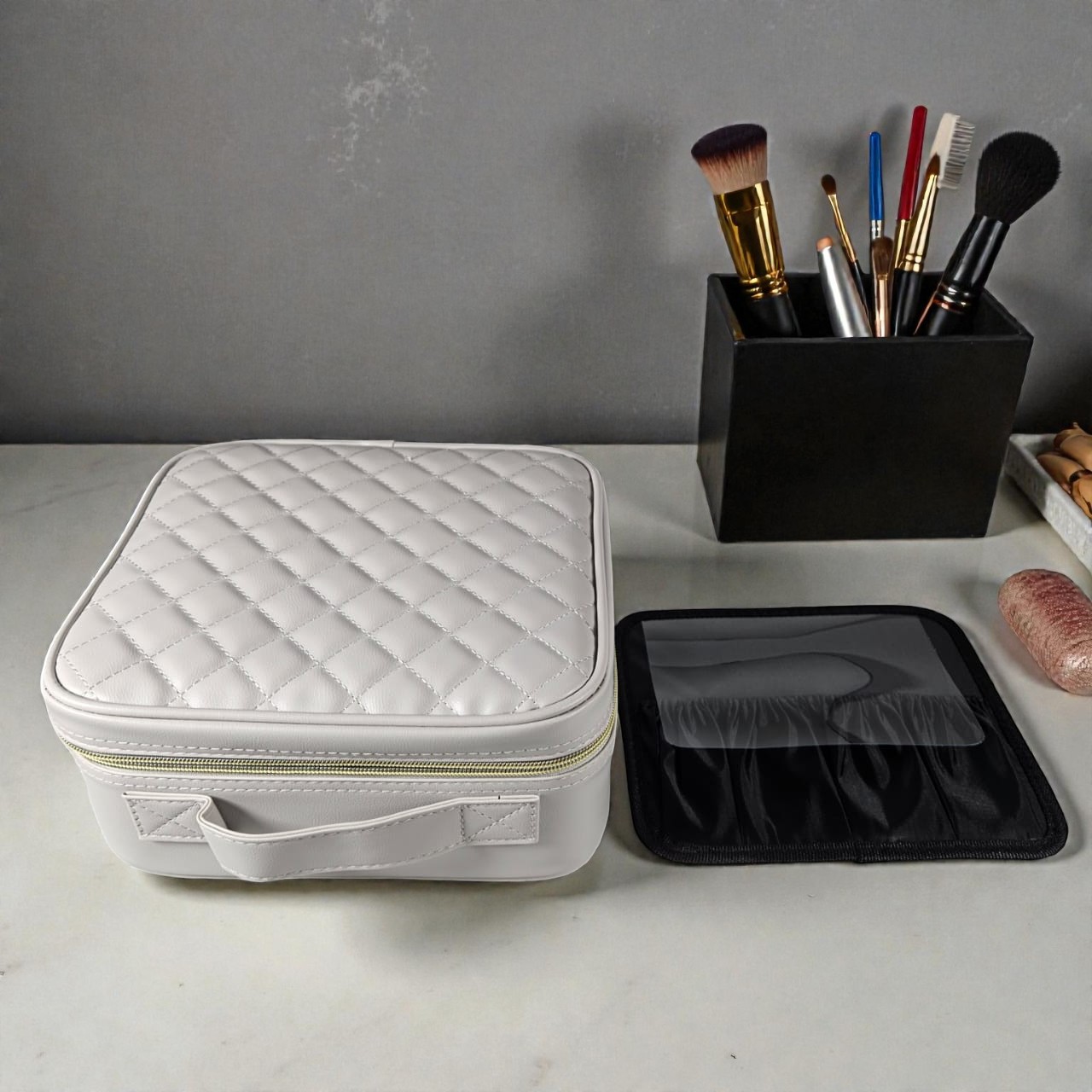 SNU Tas Organizer Make Up Kosmetik Multifungsi with Mirror 26x23x12cm Checkered - F300 Gambar produk SNU Tas Organizer Make Up Kosmetik Multifungsi with Mirror 26x23x12cm Checkered - F300