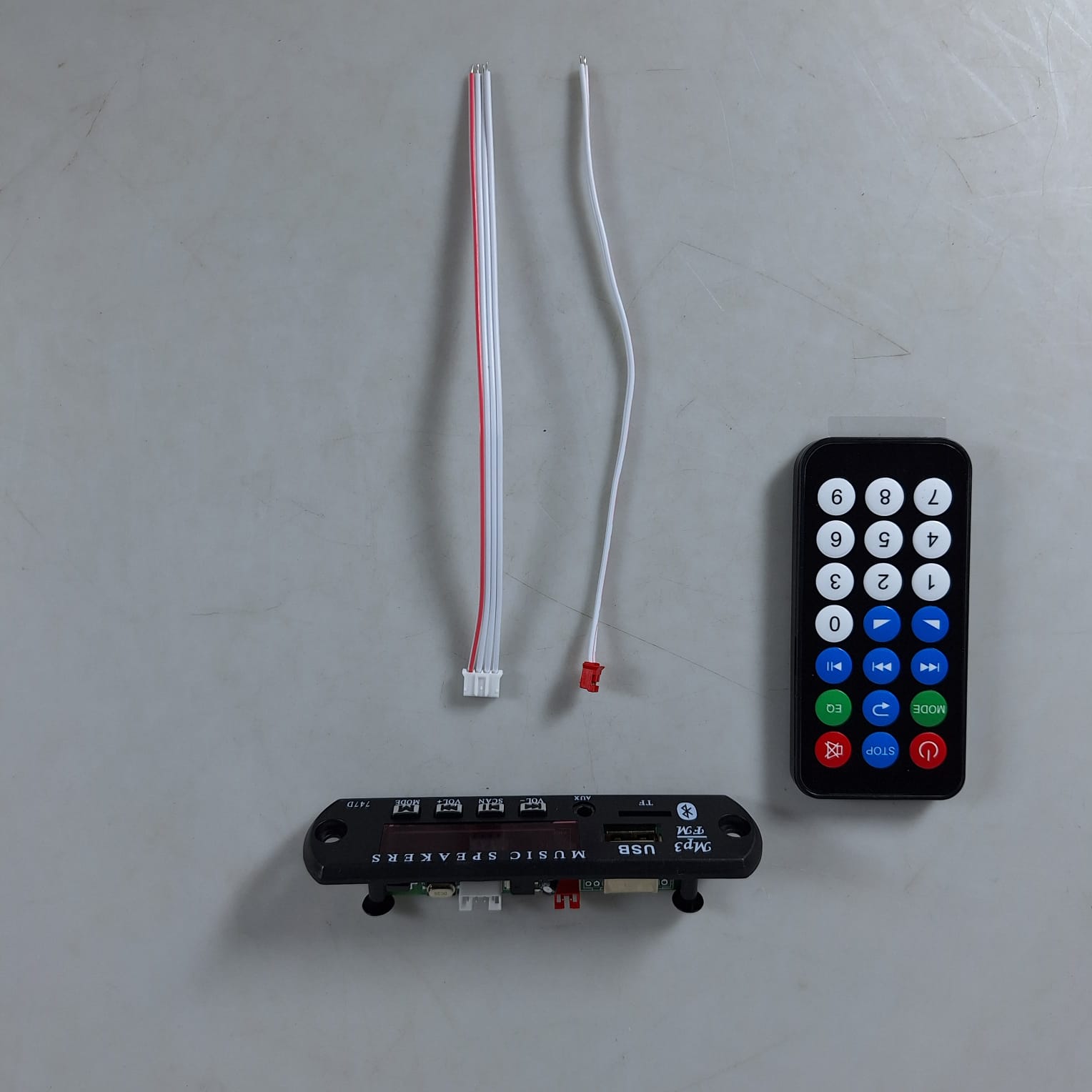 Kebidu Tape Mobil Audio Speaker MP3 Player Bluetooth Wireless Receiver - 747D Gambar produk Kebidu Tape Mobil Audio Speaker MP3 Player Bluetooth Wireless Receiver - 747D