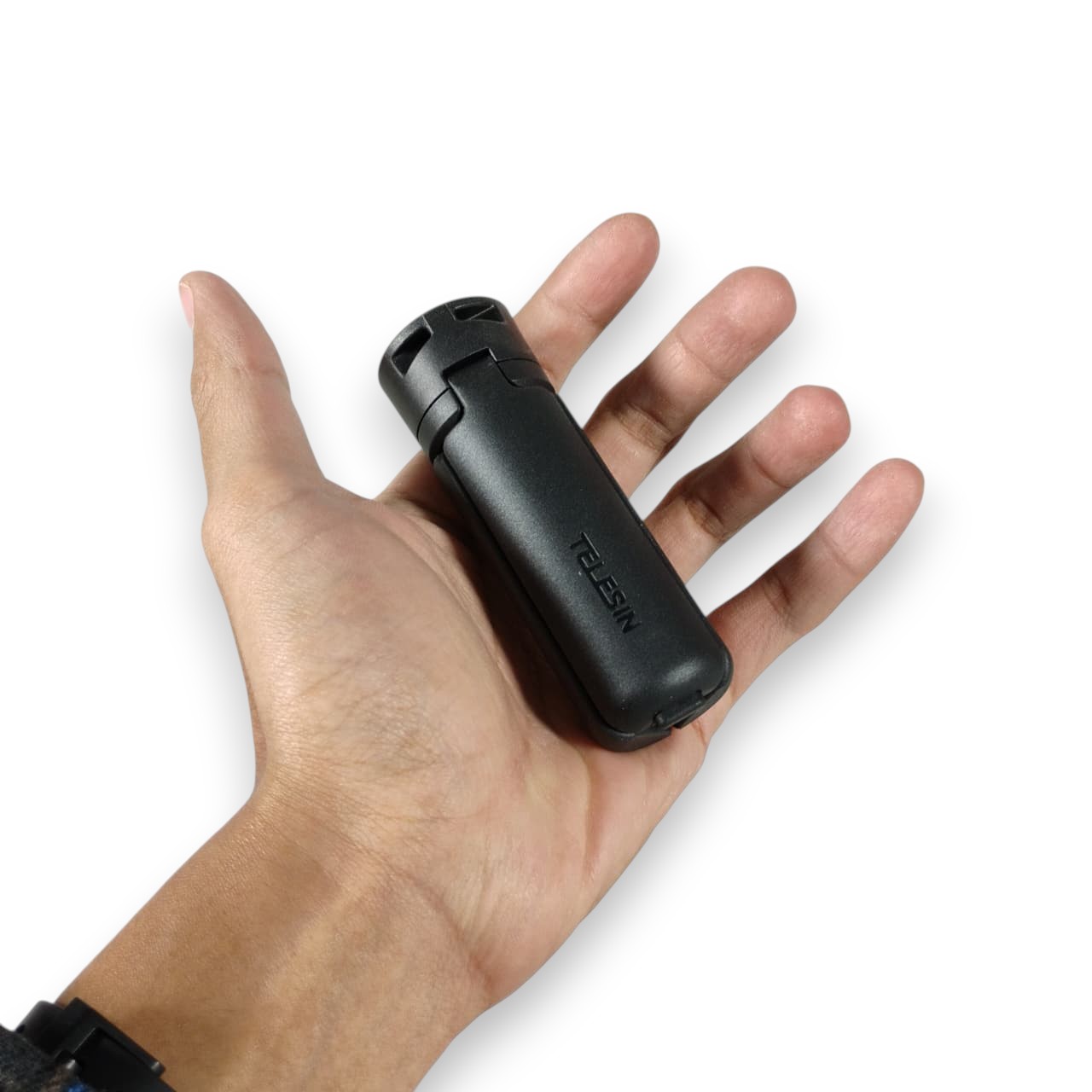 TELESIN Mini Tripod Lipat Portable 1/4 Inch Universal Action Cam - S3-EAK-06 Gambar produk TELESIN Mini Tripod Lipat Portable 1/4 Inch Universal Action Cam - S3-EAK-06