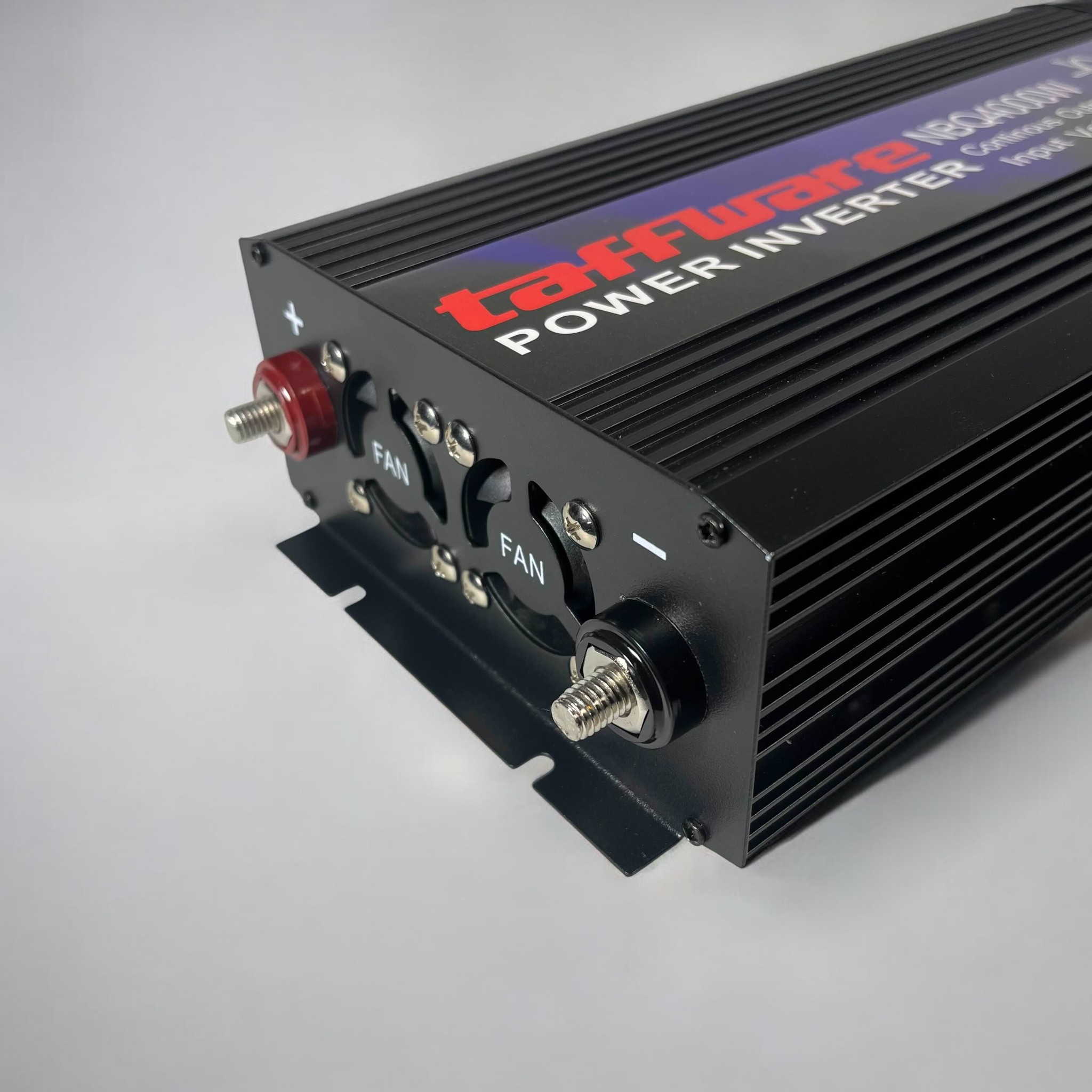 Taffware Power Inverter Mobil Pure Sine Wave DC 12V to AC 220V 4000W - NBQ4000W Gambar produk Taffware Power Inverter Mobil Pure Sine Wave DC 12V to AC 220V 4000W - NBQ4000W