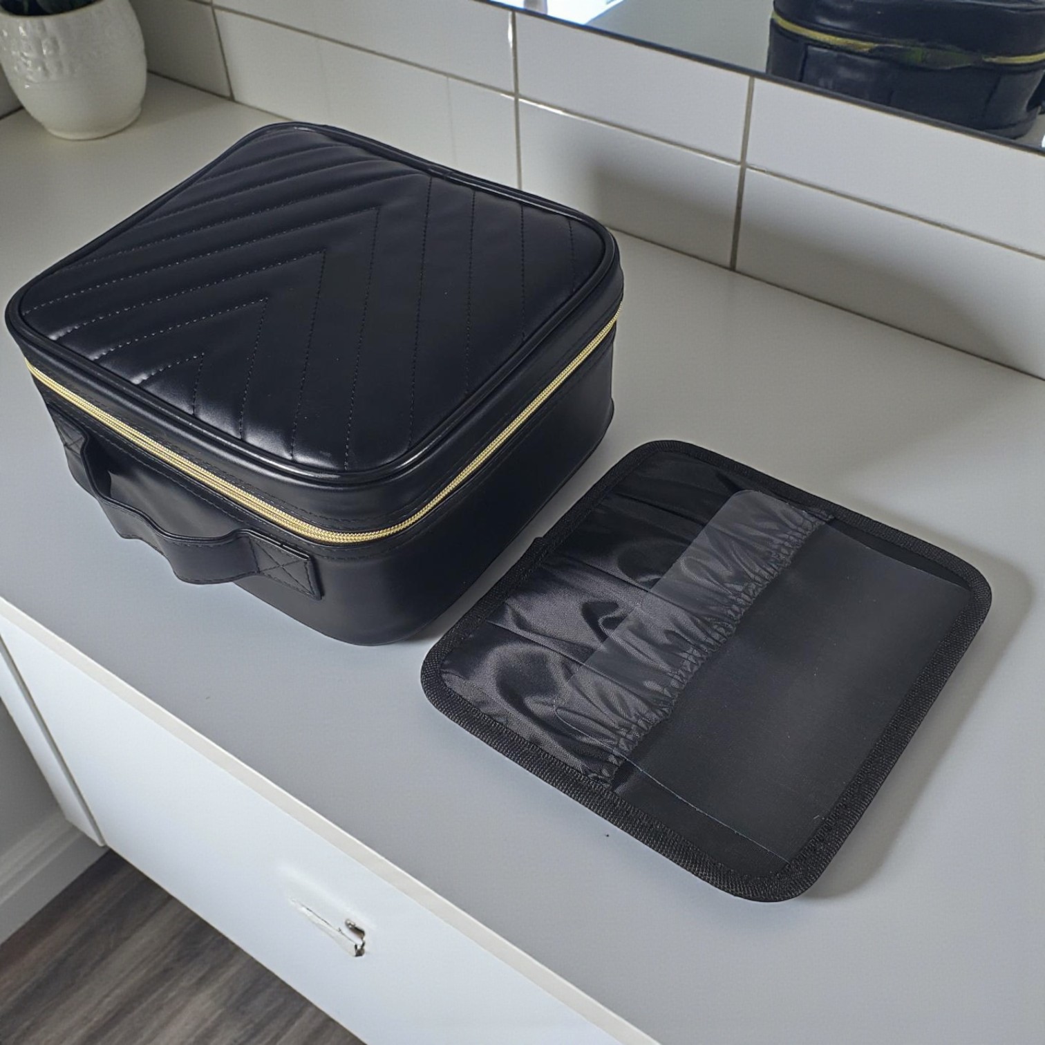 SNU Tas Organizer Make Up Kosmetik Multifungsi with Mirror 26x23x12cm V-shaped - F300 Gambar produk SNU Tas Organizer Make Up Kosmetik Multifungsi with Mirror 26x23x12cm V-shaped - F300