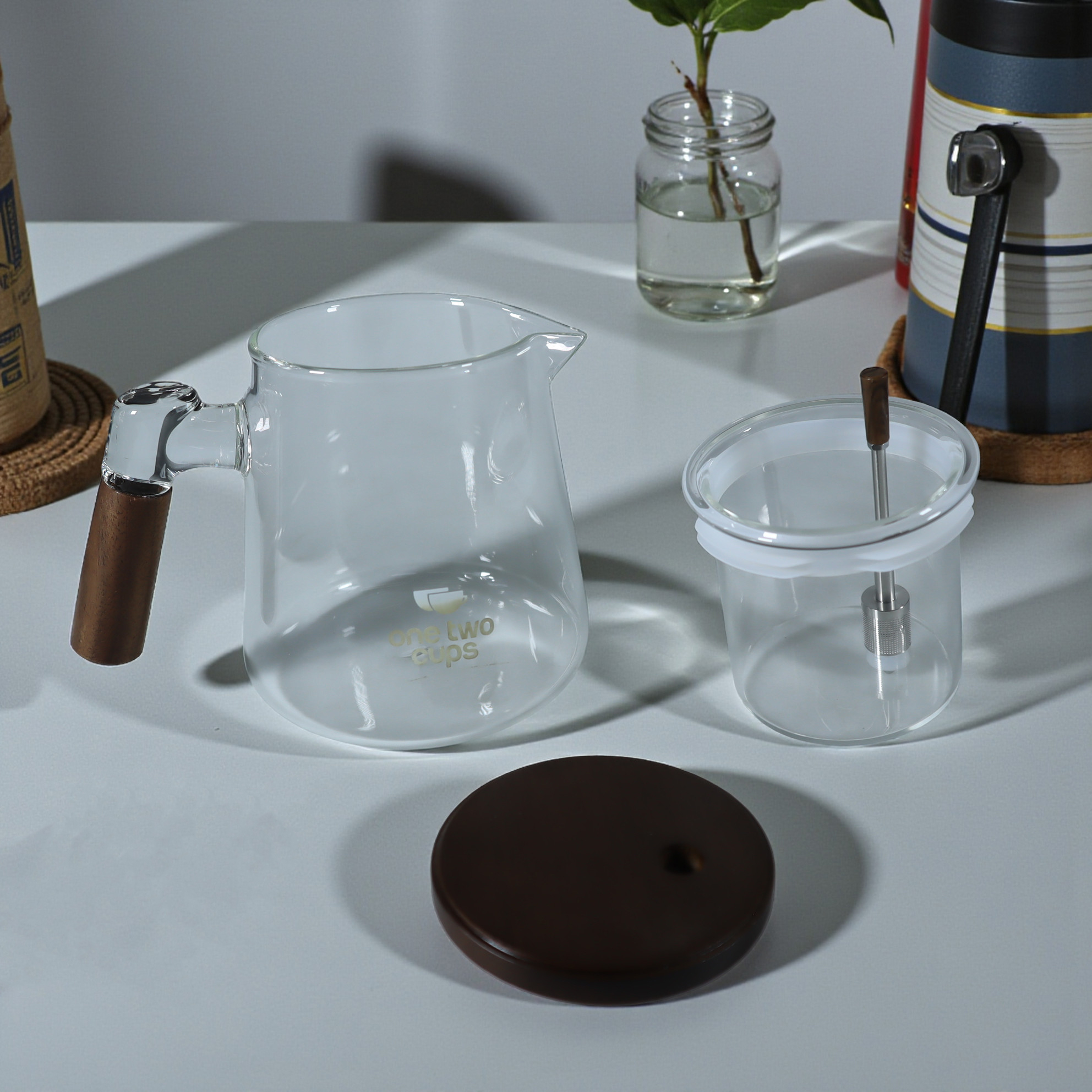 One Two Cups Teko Teh Kaca Saringan Tahan Panas Infuser Teapot 650ml - HP13 Gambar produk One Two Cups Teko Teh Kaca Saringan Tahan Panas Infuser Teapot 650ml - HP13