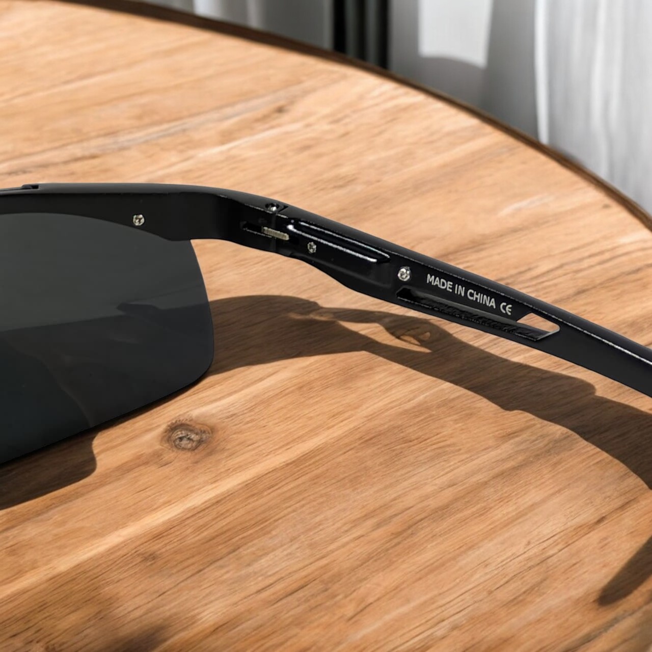 VEITHDIA Kacamata Retro UV400 Polarized Sunglasses - 6562 Gambar produk VEITHDIA Kacamata Retro UV400 Polarized Sunglasses - 6562