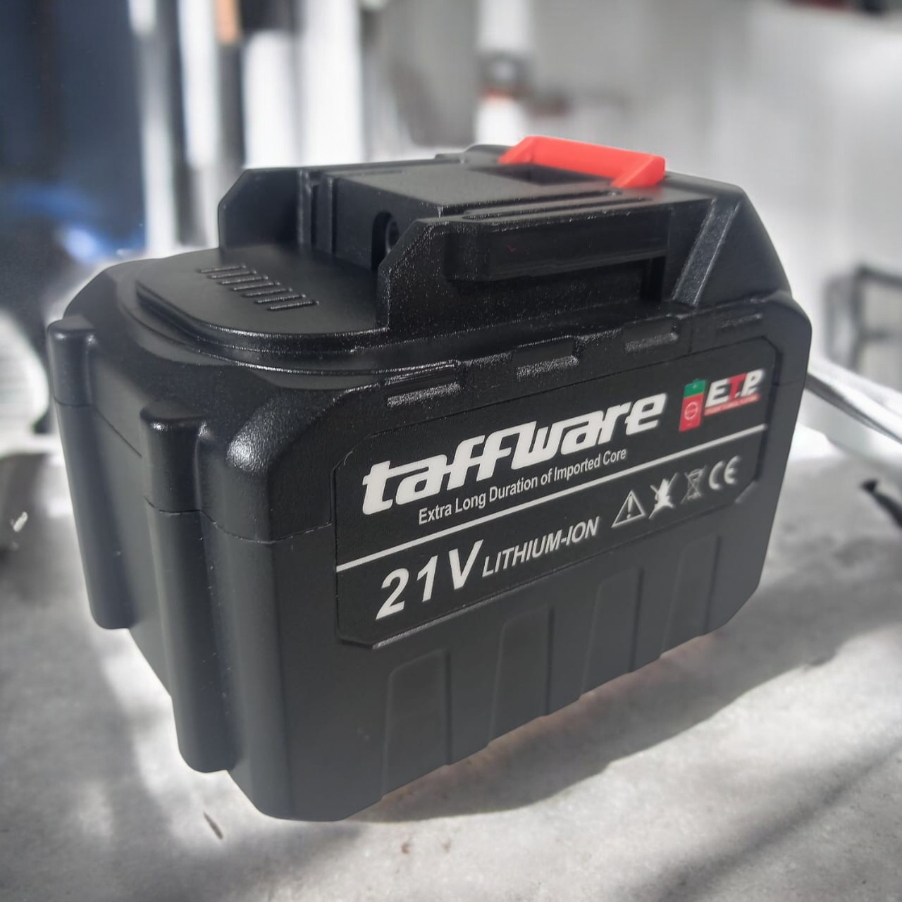 Taffware Baterai Makita LXT 5C BL1850 21V Power Tools Li-Ion Battery 4500mAh - 88Vf Gambar produk Taffware Baterai Makita LXT 5C BL1850 21V Power Tools Li-Ion Battery 4500mAh - 88Vf