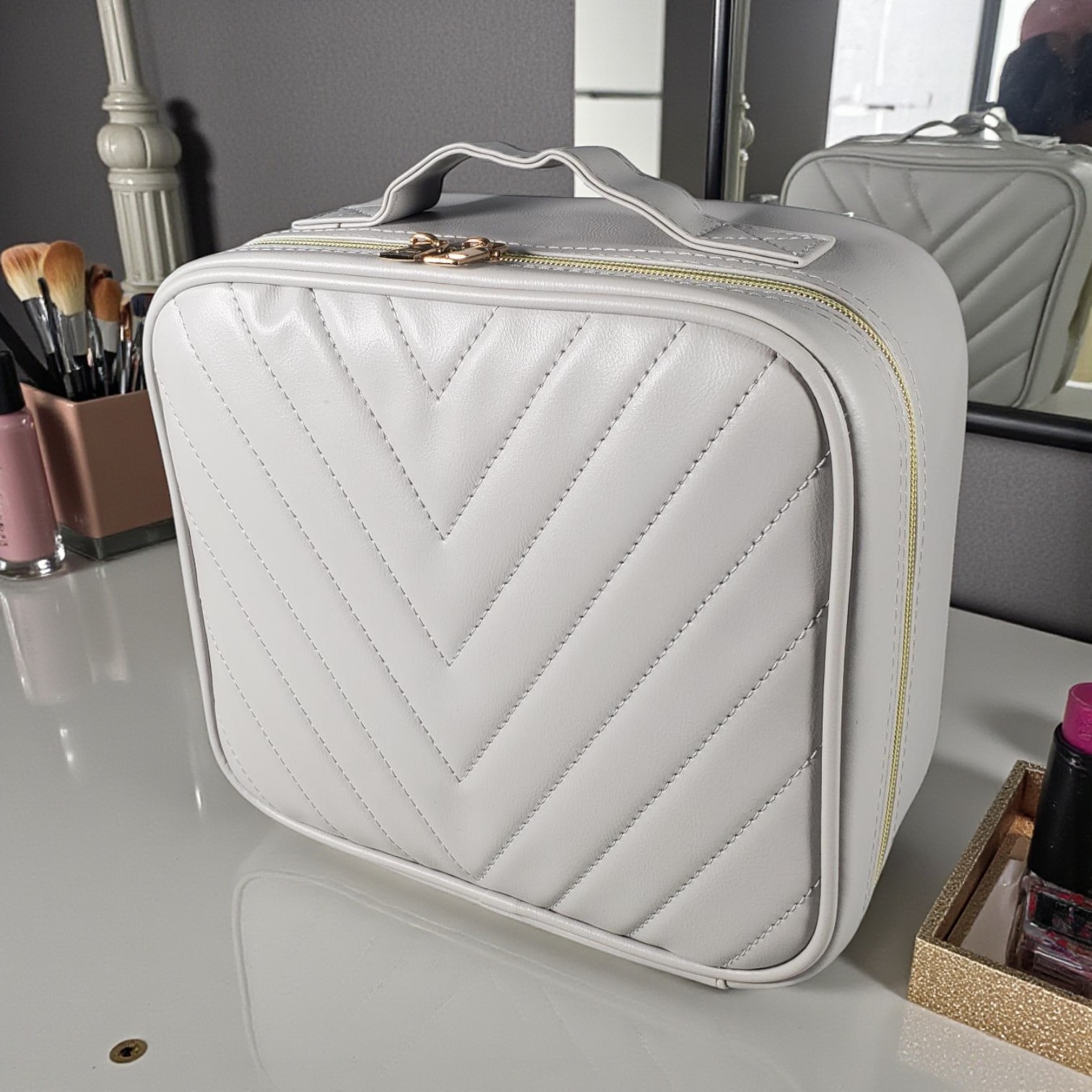 SNU Tas Organizer Make Up Kosmetik Multifungsi with Mirror 26x23x12cm V-shaped - F300 Gambar produk SNU Tas Organizer Make Up Kosmetik Multifungsi with Mirror 26x23x12cm V-shaped - F300