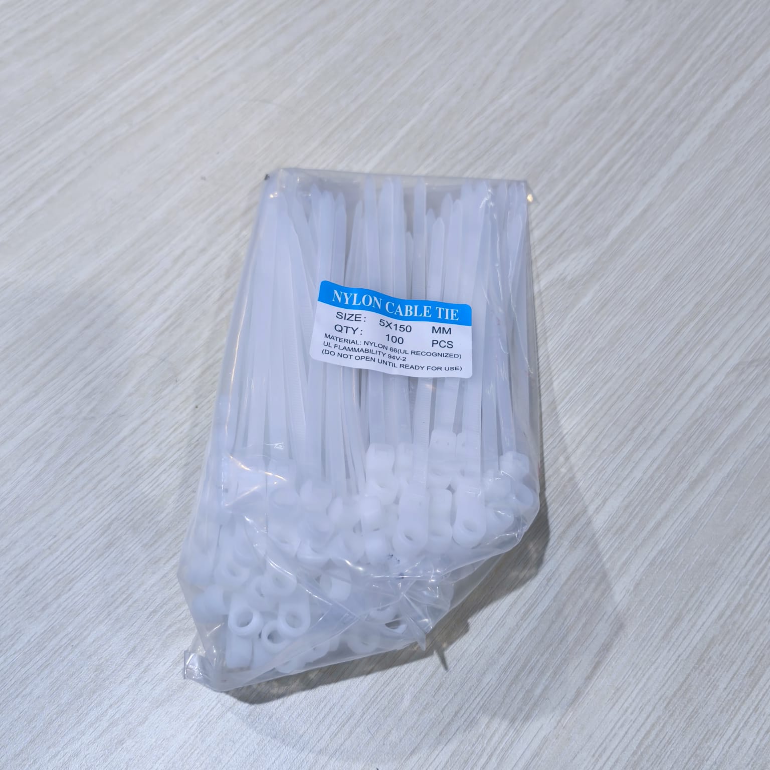 ALLIFE Kabel Ties Zip Screw Nail Hole Cable Nylon 5mm 100 PCS 5x150mm - Z120 Gambar produk ALLIFE Kabel Ties Zip Screw Nail Hole Cable Nylon 5mm 100 PCS 5x150mm - Z120