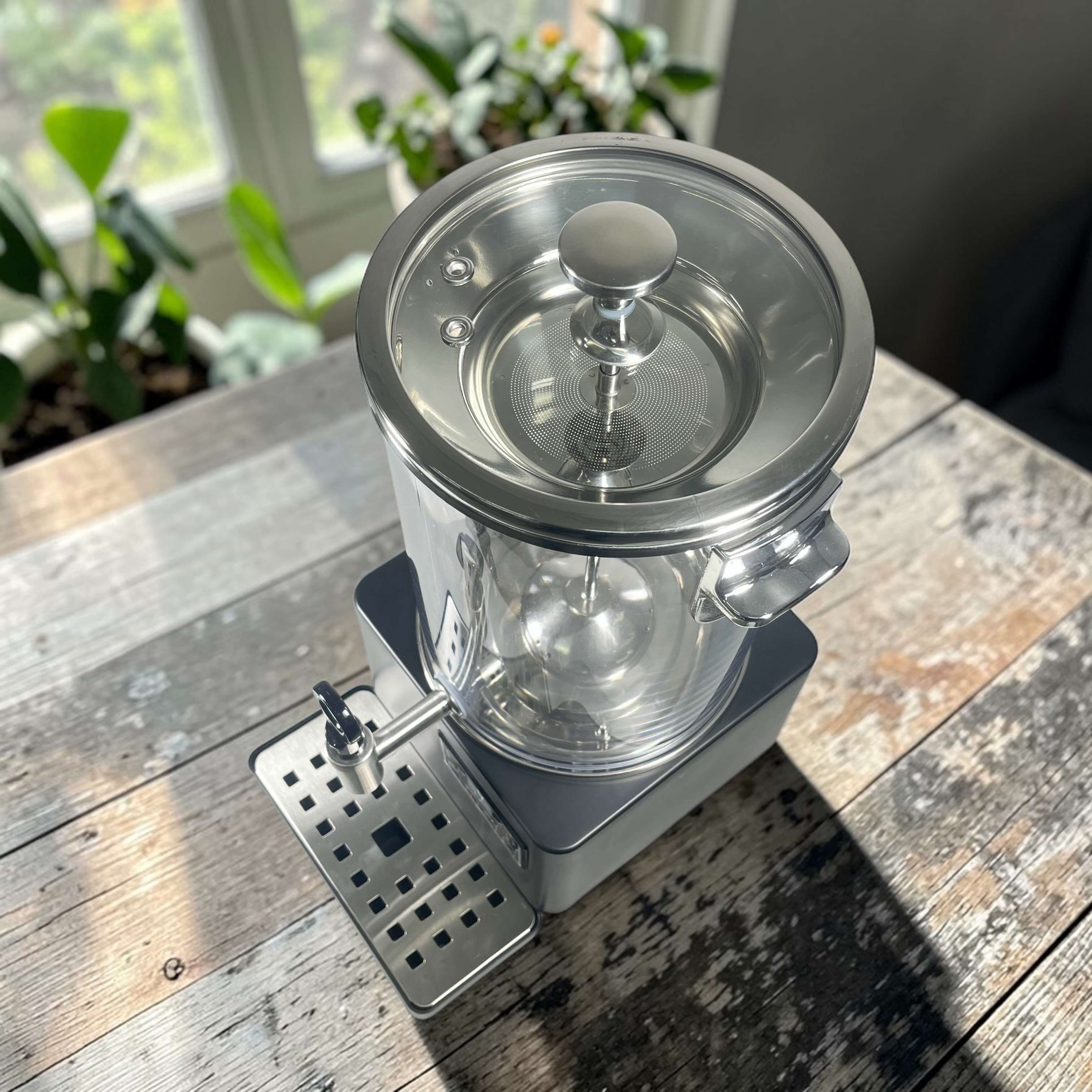 Venus Electric Tea Maker Dispenser Penyeduh Teh Otomatis 10L 1900W - BT-100 Gambar produk Venus Electric Tea Maker Dispenser Penyeduh Teh Otomatis 10L 1900W - BT-100