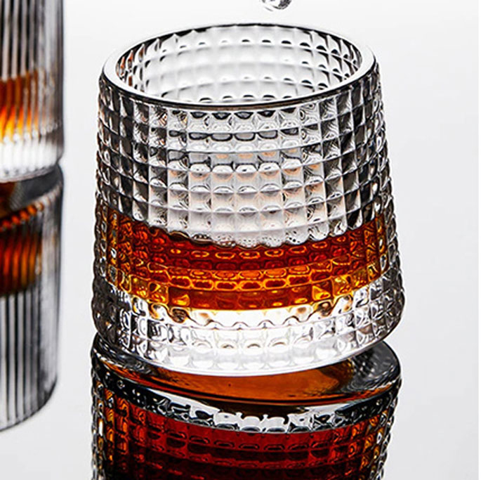 One Two Cups Gelas Whisky Crystal Spinning Wobble Rock Glass 150ml Square - YJ101 Gambar produk One Two Cups Gelas Whisky Crystal Spinning Wobble Rock Glass 150ml Square - YJ101