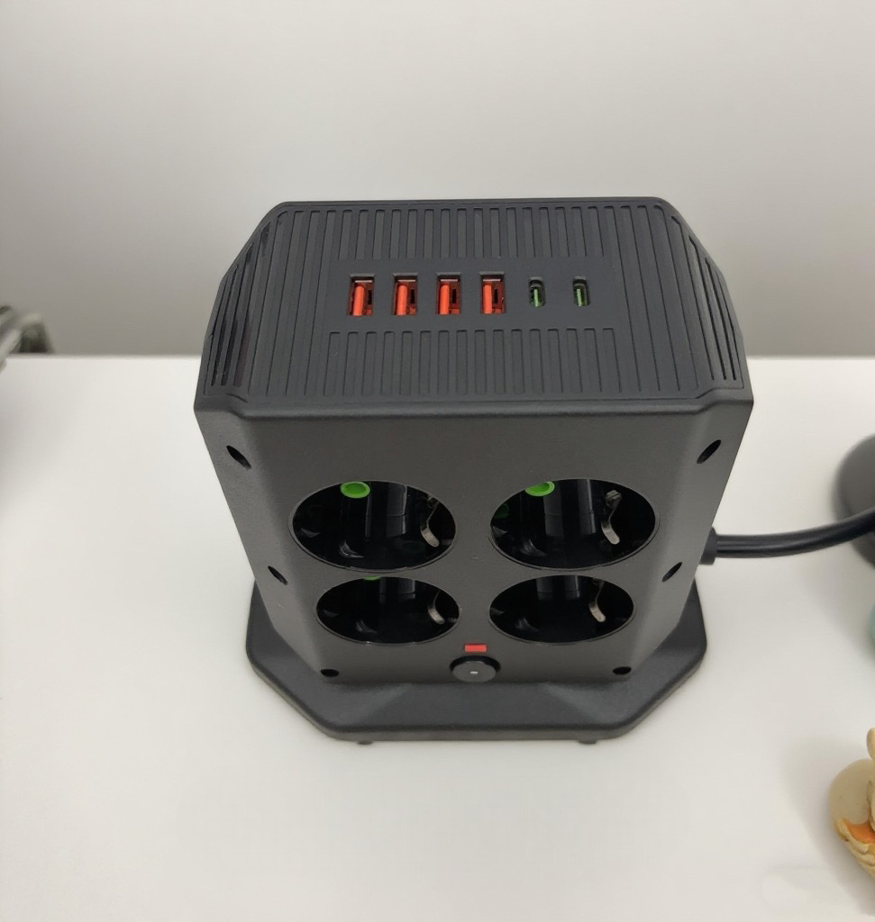 Gambar produk QIOMAN Stop Kontak Kabel USB Type C 3.4A 5V 2500W 4 Lubang EU Plug - QL12