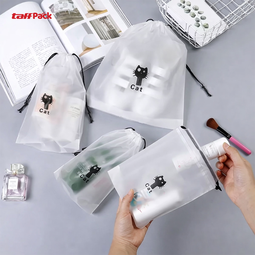 TaffPACK Kantong Plastik Travel Drawstring Pouch 18x25cm 1 PCS - VB-72 Gambar produk TaffPACK Kantong Plastik Travel Drawstring Pouch 18x25cm 1 PCS - VB-72