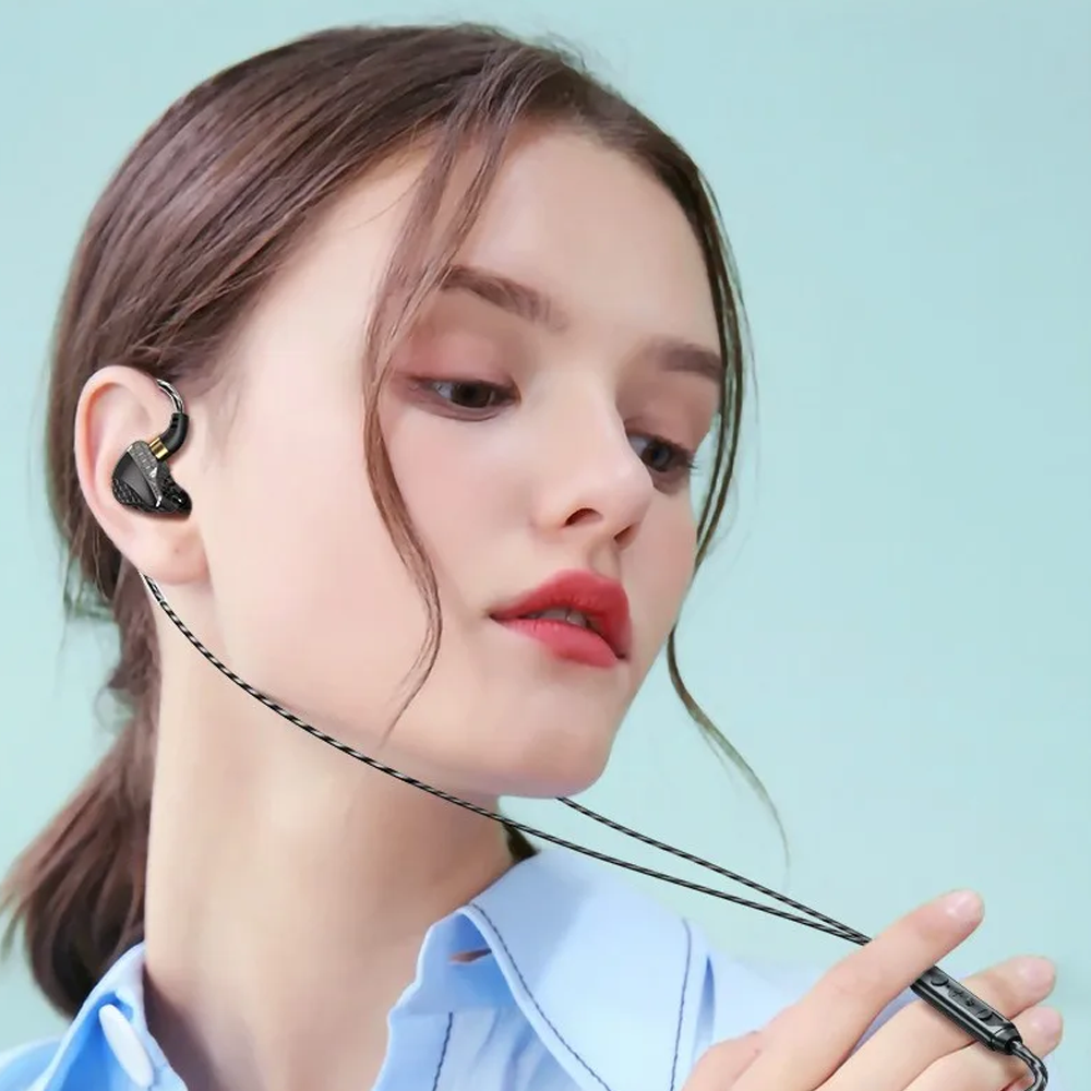 WKZ Earphone In-Ear Subwoofer Gaming Computer Sports with Microphone - S18 Gambar produk WKZ Earphone In-Ear Subwoofer Gaming Computer Sports with Microphone - S18 - 7