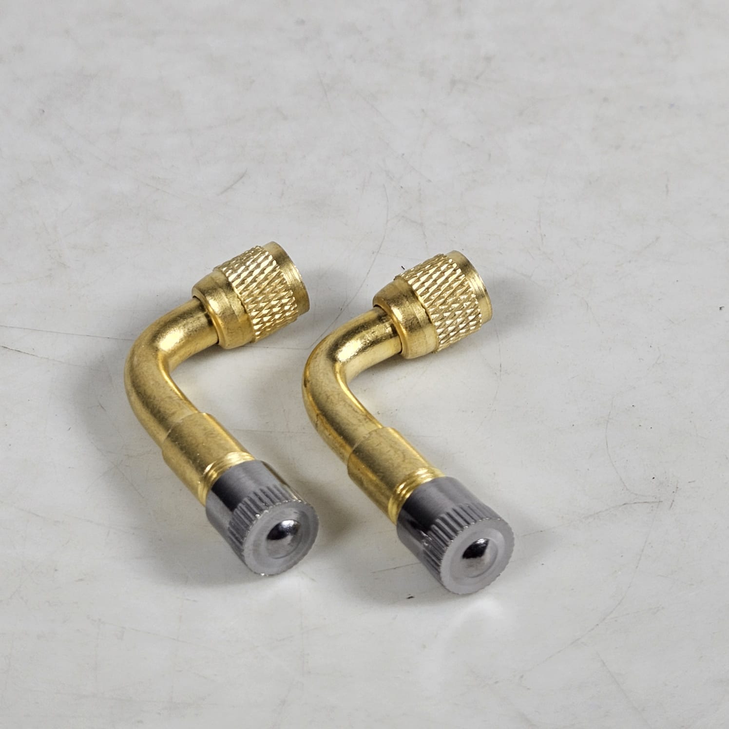 Auly Extension Adaptor Lubang Angin Ban Mobil Tire Stem 90 Degree 2PCS - MX63435 Gambar produk Auly Extension Adaptor Lubang Angin Ban Mobil Tire Stem 90 Degree 2PCS - MX63435 - 3