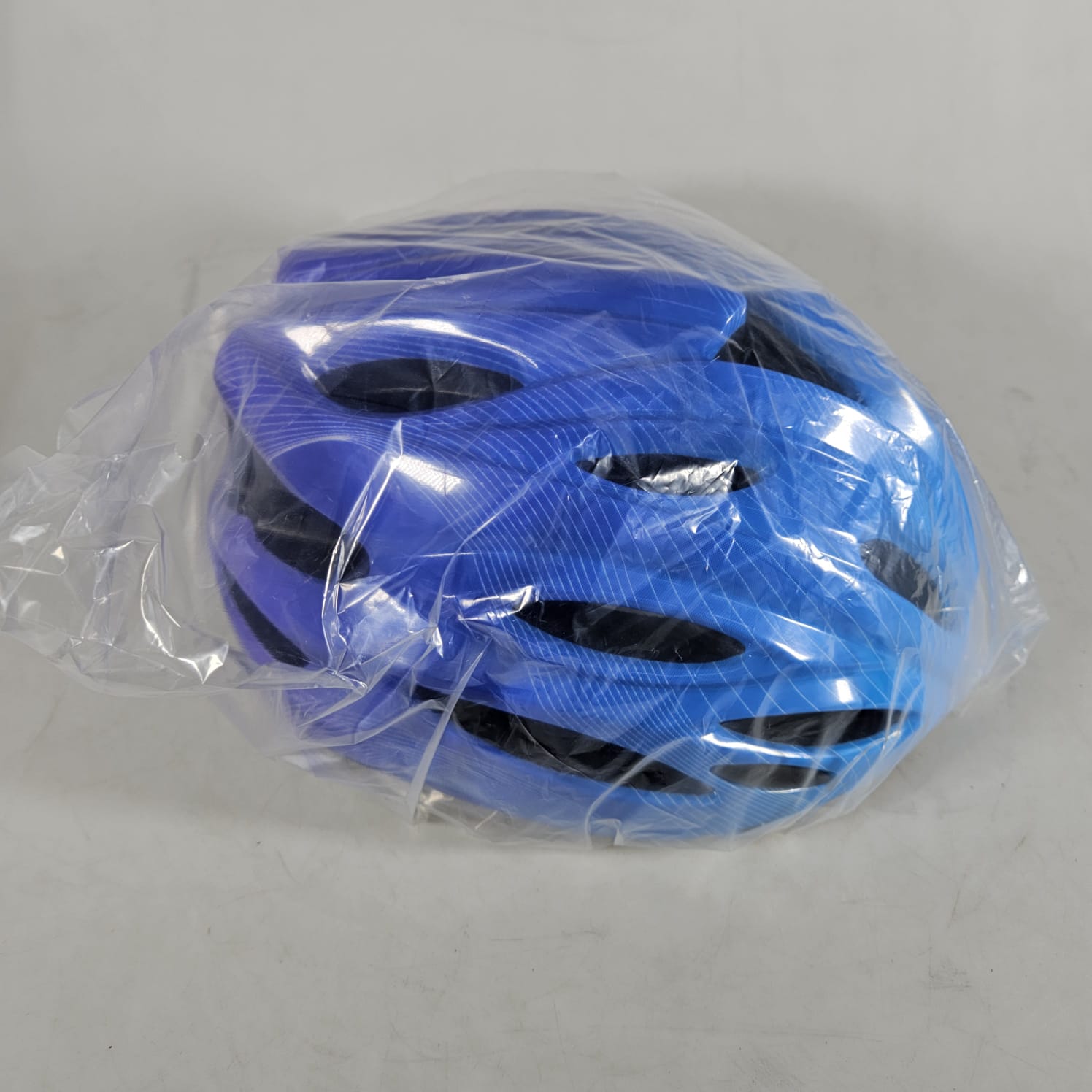 LOVIER Helm Sepeda Anak Scooter Bicycle Helmet Outdoor Sports - K20 Gambar produk LOVIER Helm Sepeda Anak Scooter Bicycle Helmet Outdoor Sports - K20 - Kemasan