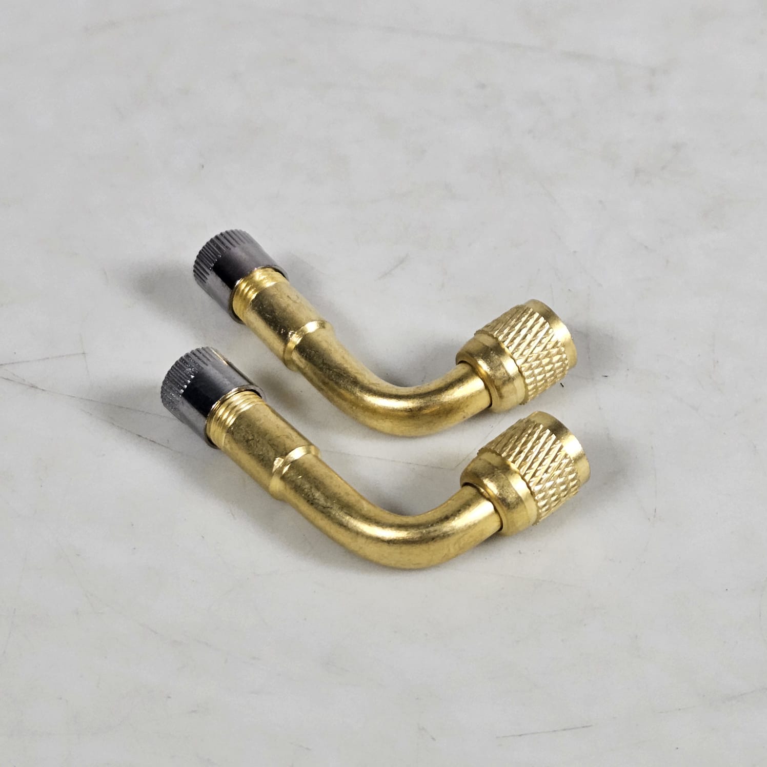 Auly Extension Adaptor Lubang Angin Ban Mobil Tire Stem 90 Degree 2PCS - MX63435 Gambar produk Auly Extension Adaptor Lubang Angin Ban Mobil Tire Stem 90 Degree 2PCS - MX63435 - 2