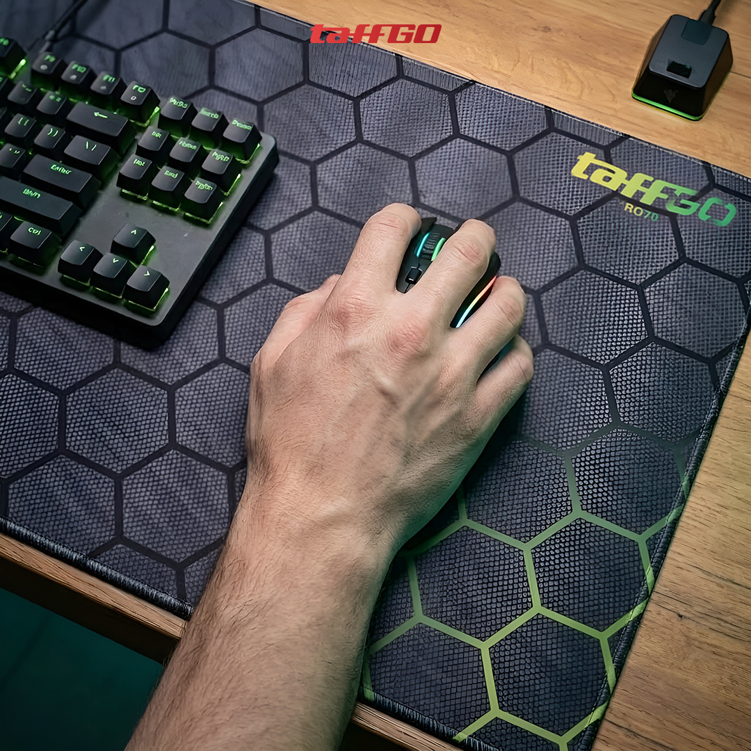 TaffGO Mouse Pad Gaming XL Green Hexagon Desk Mat 800x400x2mm - RO70 Gambar produk TaffGO Mouse Pad Gaming XL Green Hexagon Desk Mat 800x400x2mm - RO70