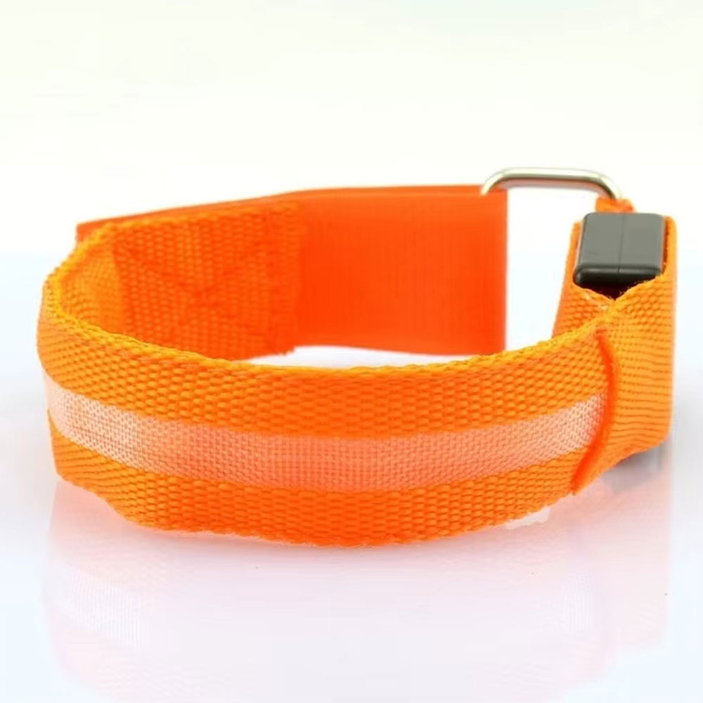 Party Dots Gelang Reflektif Reflective Safety Armband Wrist Band - CR2032 Gambar produk Party Dots Gelang Reflektif Reflective Safety Armband Wrist Band - CR2032