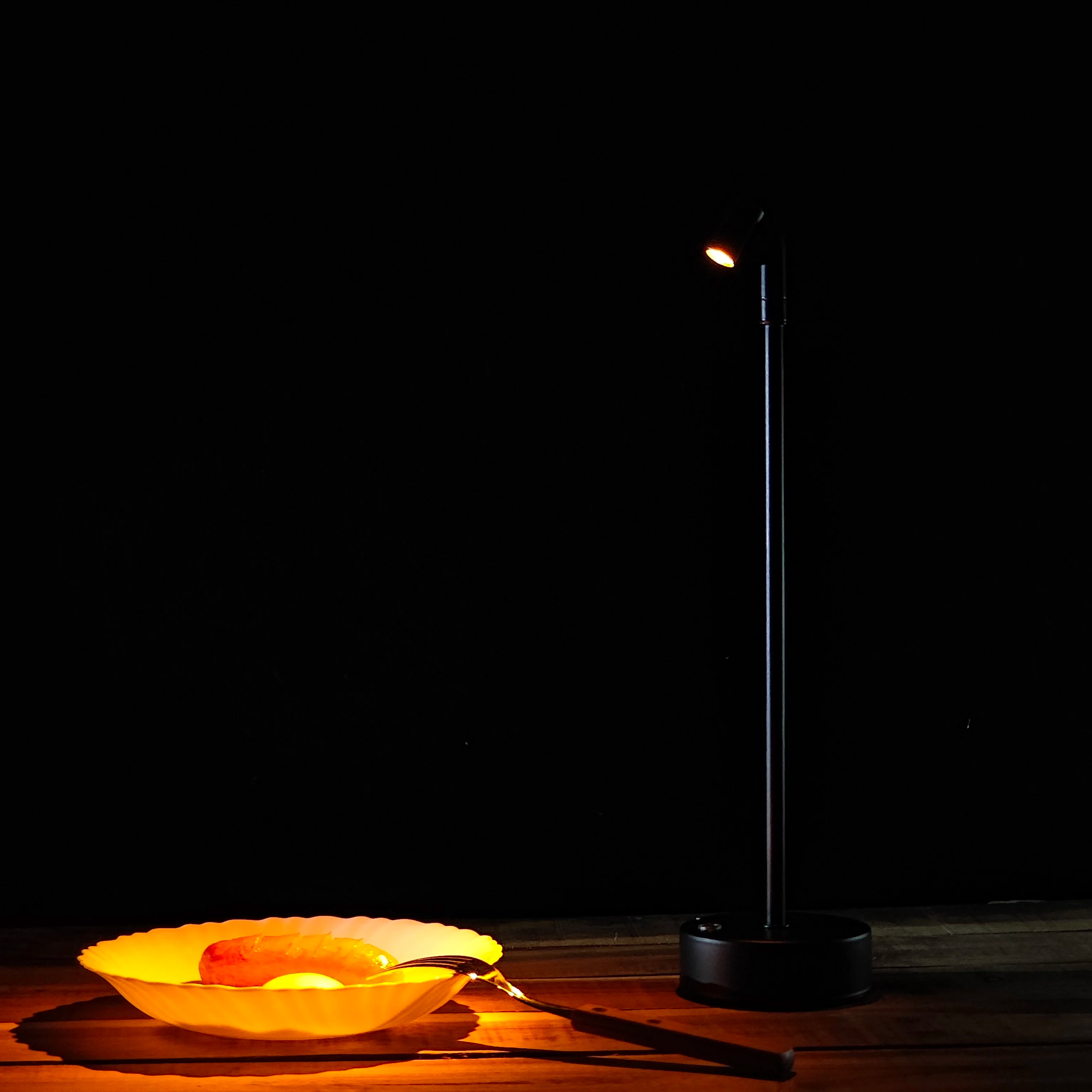TaffLED Lampu Meja Hias Touch Lamp Restaurant Bar Warm White 1200mAh - TW65 Gambar produk TaffLED Lampu Meja Hias Touch Lamp Restaurant Bar Warm White 1200mAh - TW65 - Kemasan