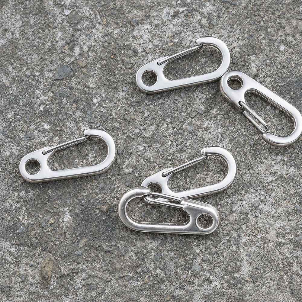 TaffSPORT Karabiner Mini D-type Hanging Keychain EDC Outdoor Metal - AT36 Gambar produk TaffSPORT Karabiner Mini D-type Hanging Keychain EDC Outdoor Metal - AT36 - 4