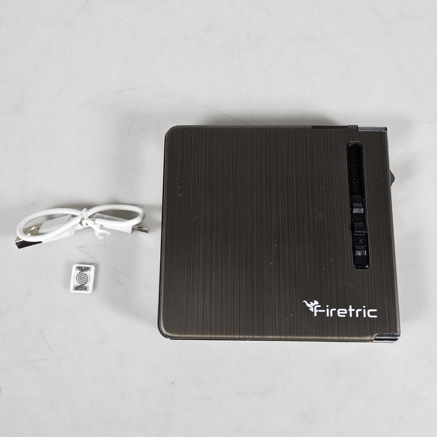 Firetric Kotak Rokok Cigarette Case 20 Slot dengan Korek Elektrik - JD-YH073 Gambar produk Firetric Kotak Rokok Cigarette Case 20 Slot dengan Korek Elektrik - JD-YH073 - 7