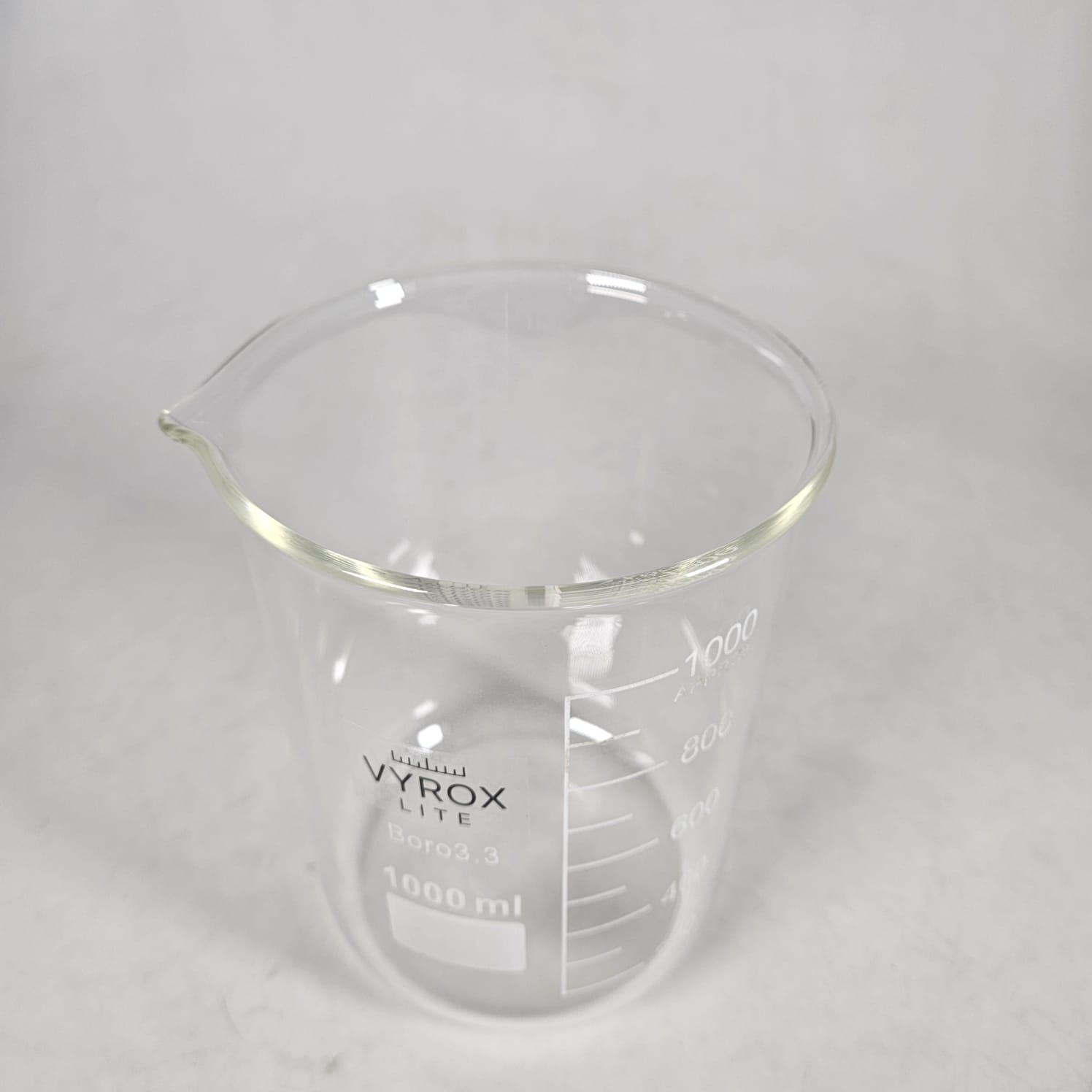 VYROX Gelas Ukur Lab Kimia Multifungsi Borosilicate Glass 1000ml - BG17 Gambar produk VYROX Gelas Ukur Lab Kimia Multifungsi Borosilicate Glass 1000ml - BG17 - 3