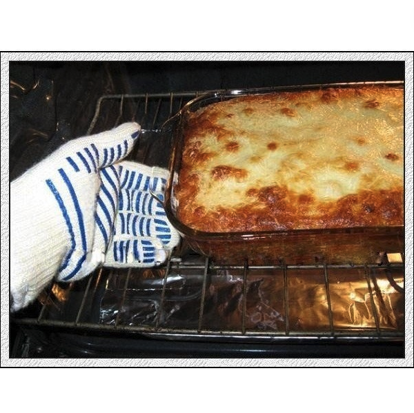 OVE Sarung Tangan Oven Tahan Panas Masak Heat Resistant Gloves - 540F Gambar produk OVE Sarung Tangan Oven Tahan Panas Masak Heat Resistant Gloves - 540F - 2