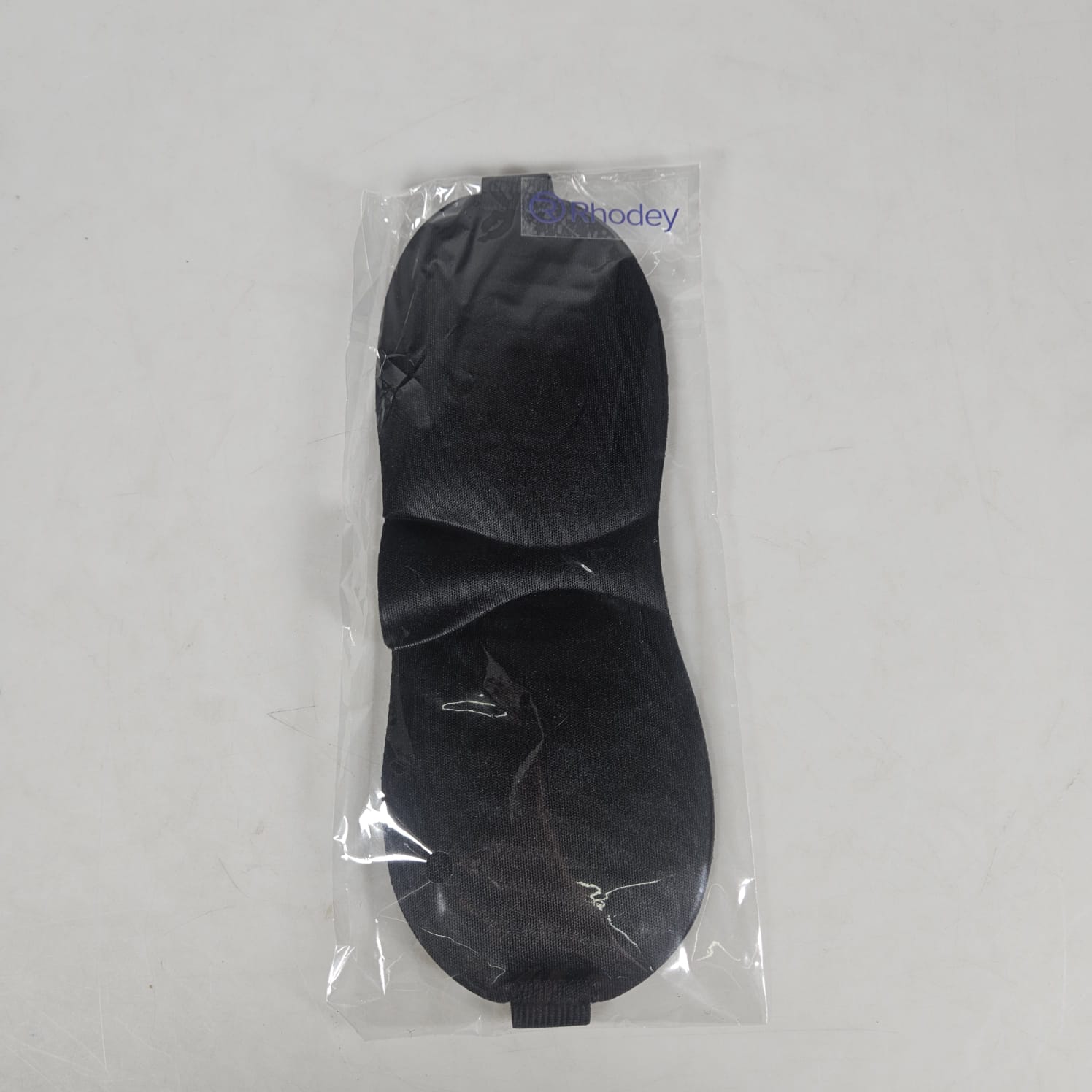 Rhodey Sleeping Mask 3D Eye Mask Tidur Anti Cahaya Penutup Mata Nyaman - LB03 Gambar produk Rhodey Sleeping Mask 3D Eye Mask Tidur Anti Cahaya Penutup Mata Nyaman - LB03 - Kemasan