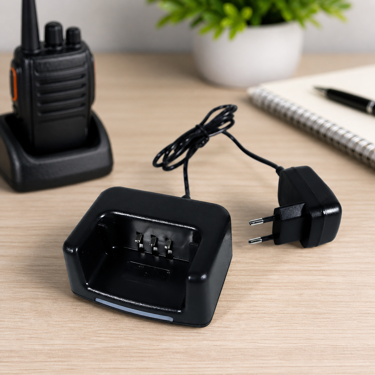 Baofeng Charger Baterai HT Walkie Talkie for Baofeng DM-1801 DM-1701 - DM-8 Gambar produk Baofeng Charger Baterai HT Walkie Talkie for Baofeng DM-1801 DM-1701 - DM-8 - 1