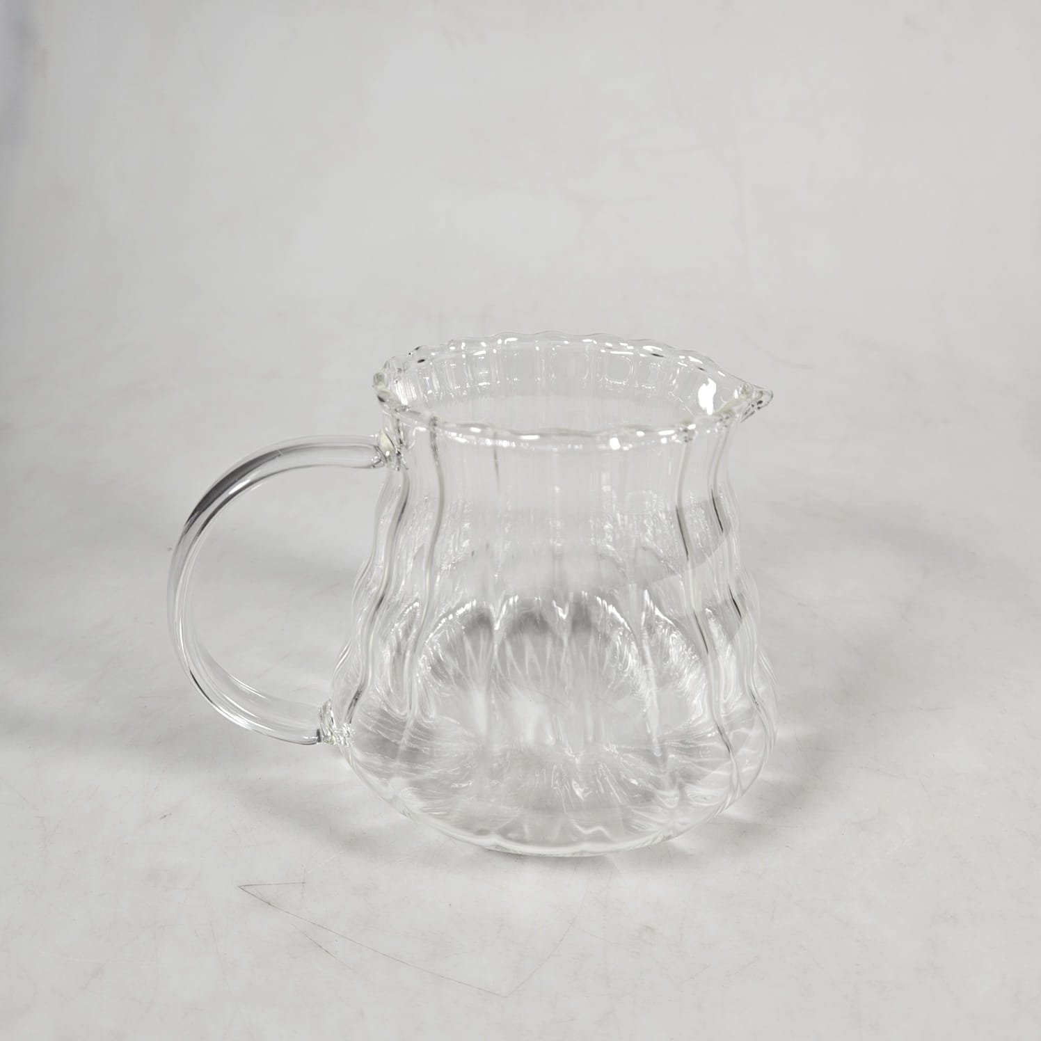 One Two Cups Teko Kopi Coffee Server V60 Drip Pour Over Kaca 360ml - XGS-36/60 Gambar produk One Two Cups Teko Kopi Coffee Server V60 Drip Pour Over Kaca 360ml - XGS-36/60 - 2