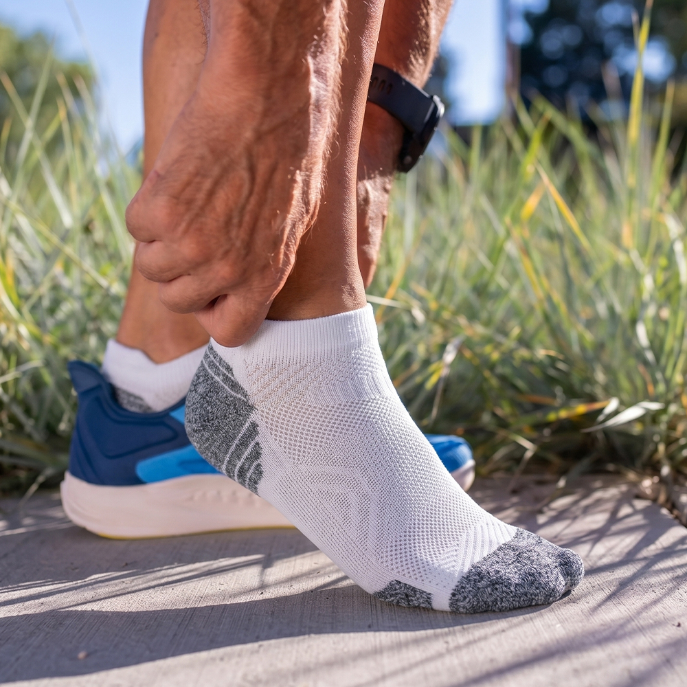 UG Kaos Kaki Ankle Olahraga Breathable Sock Unisex 33-37 3 Pasang - UP6-014 Gambar produk UG Kaos Kaki Ankle Olahraga Breathable Sock Unisex 33-37 3 Pasang - UP6-014 - 5