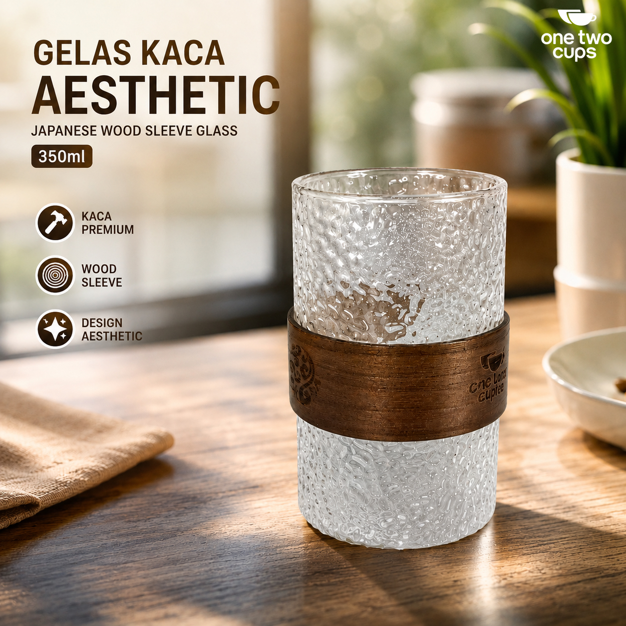 One Two Cups Gelas Kaca Aesthetic Kopi Teh Wood Sleeve Glass 350ml Hammer - PG36 Gambar produk One Two Cups Gelas Kaca Aesthetic Kopi Teh Wood Sleeve Glass 350ml Hammer - PG36 - Utama