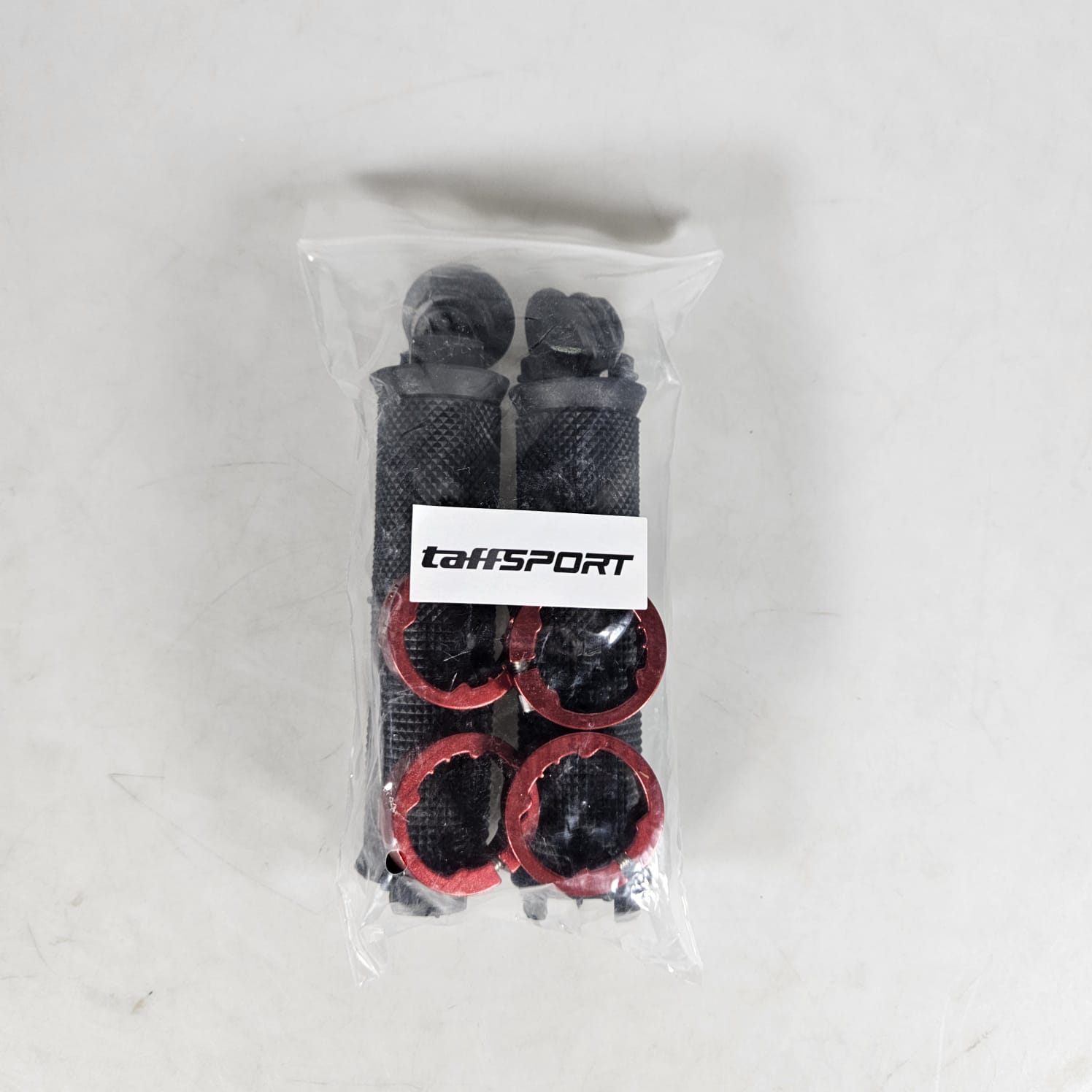 TaffSPORT Handgrip Sepeda Universal Tutup Setang Anti Slip Handlebar - ACC22 Gambar produk TaffSPORT Handgrip Sepeda Universal Tutup Setang Anti Slip Handlebar - ACC22 - Kemasan